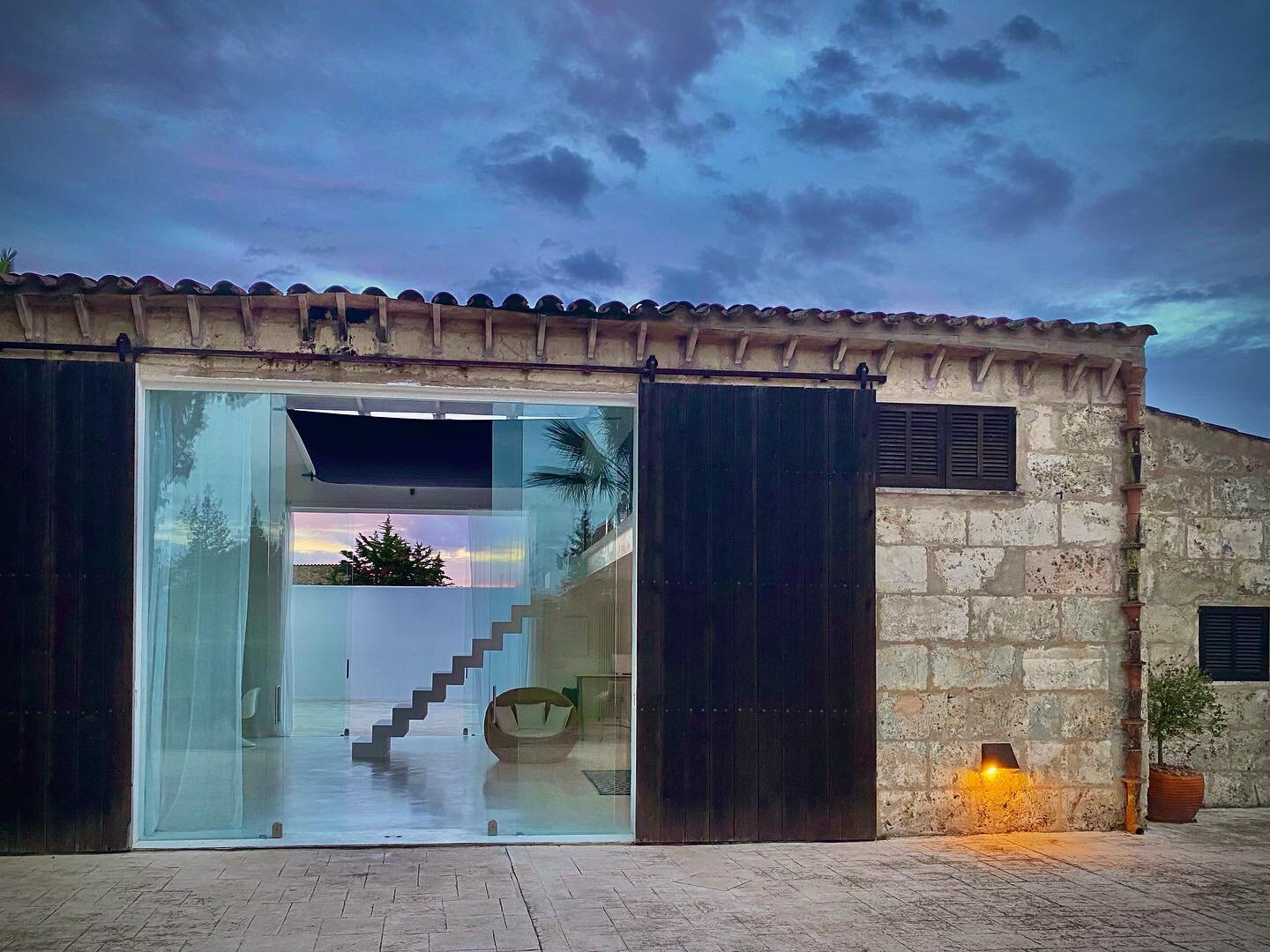 It&rsquo;s an early start as the sun rises over the studio&hellip;.
.
.
#locationmallorca #mallorcalocation #mallorcastudio #mediterraneanlight #photolocation #fotolocation #filmlocation #fotostudiomallorca