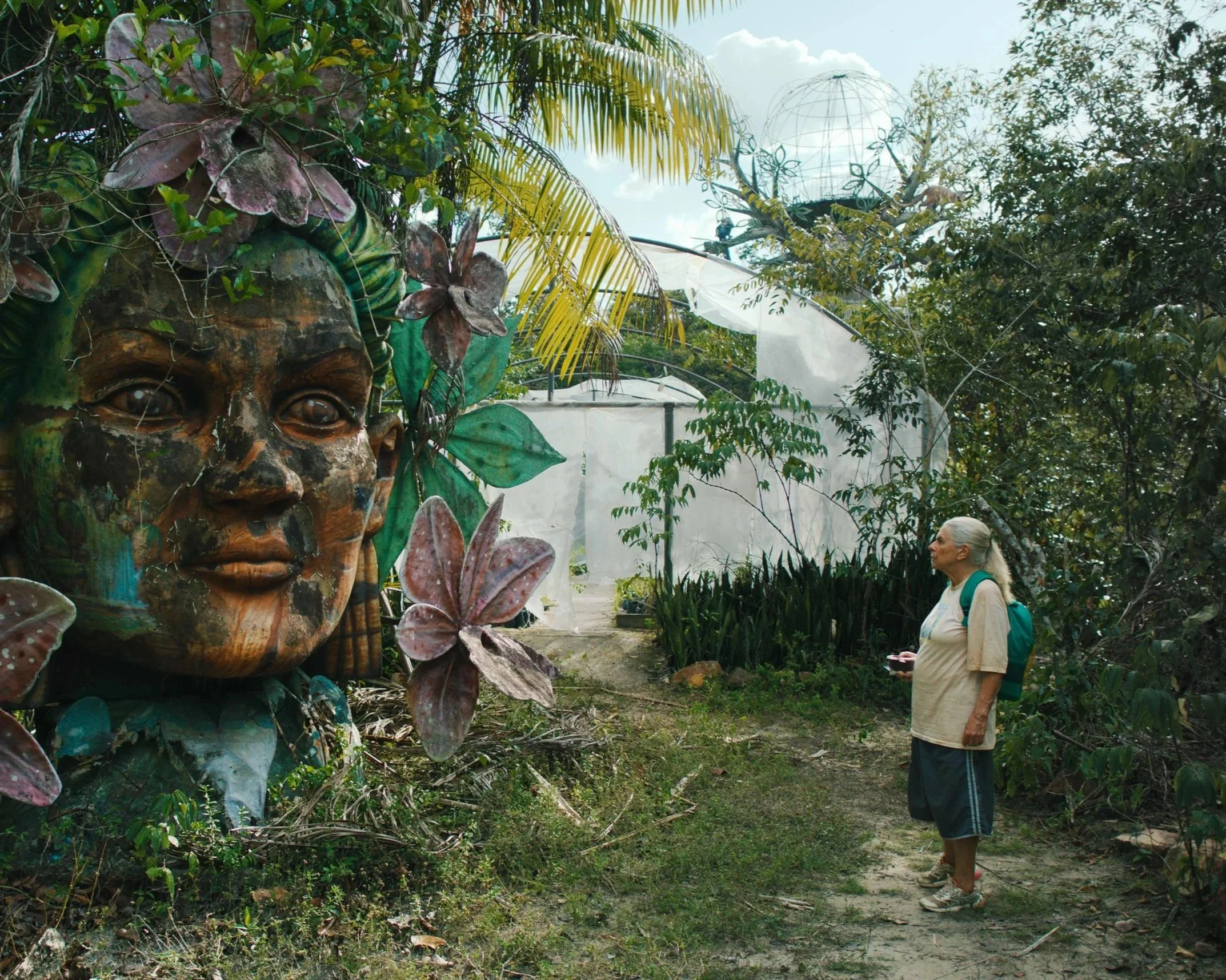 THE_BLUE_TRAIL_Still_1A9Guillermo_Garza_Desvia.jpg