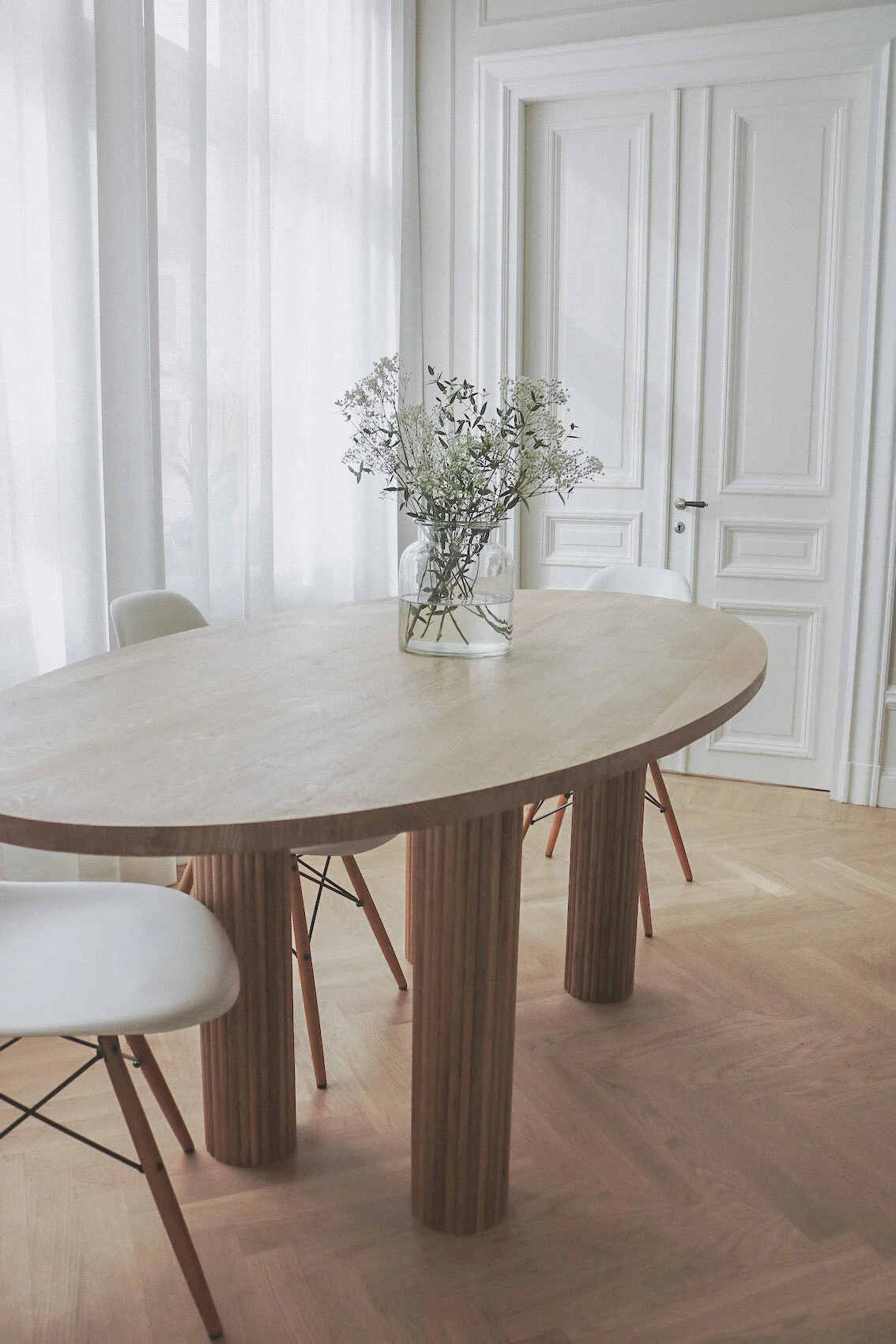 Banckagatan Ovalt Matbord i Ek Bild 3