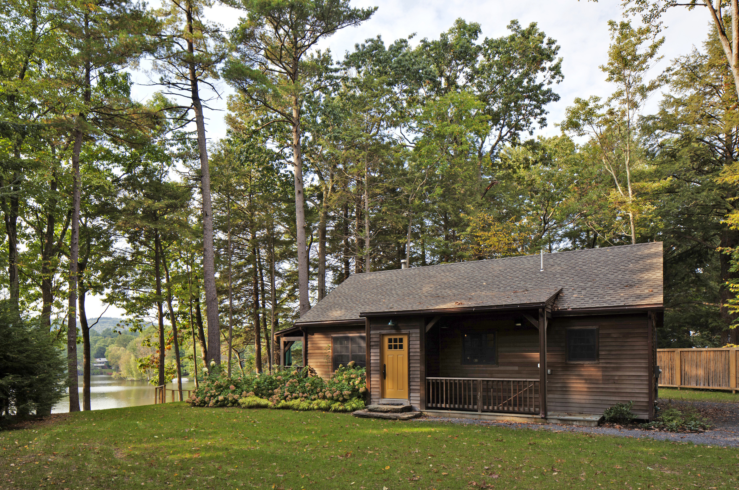 LakeHouse-01-1a.jpg