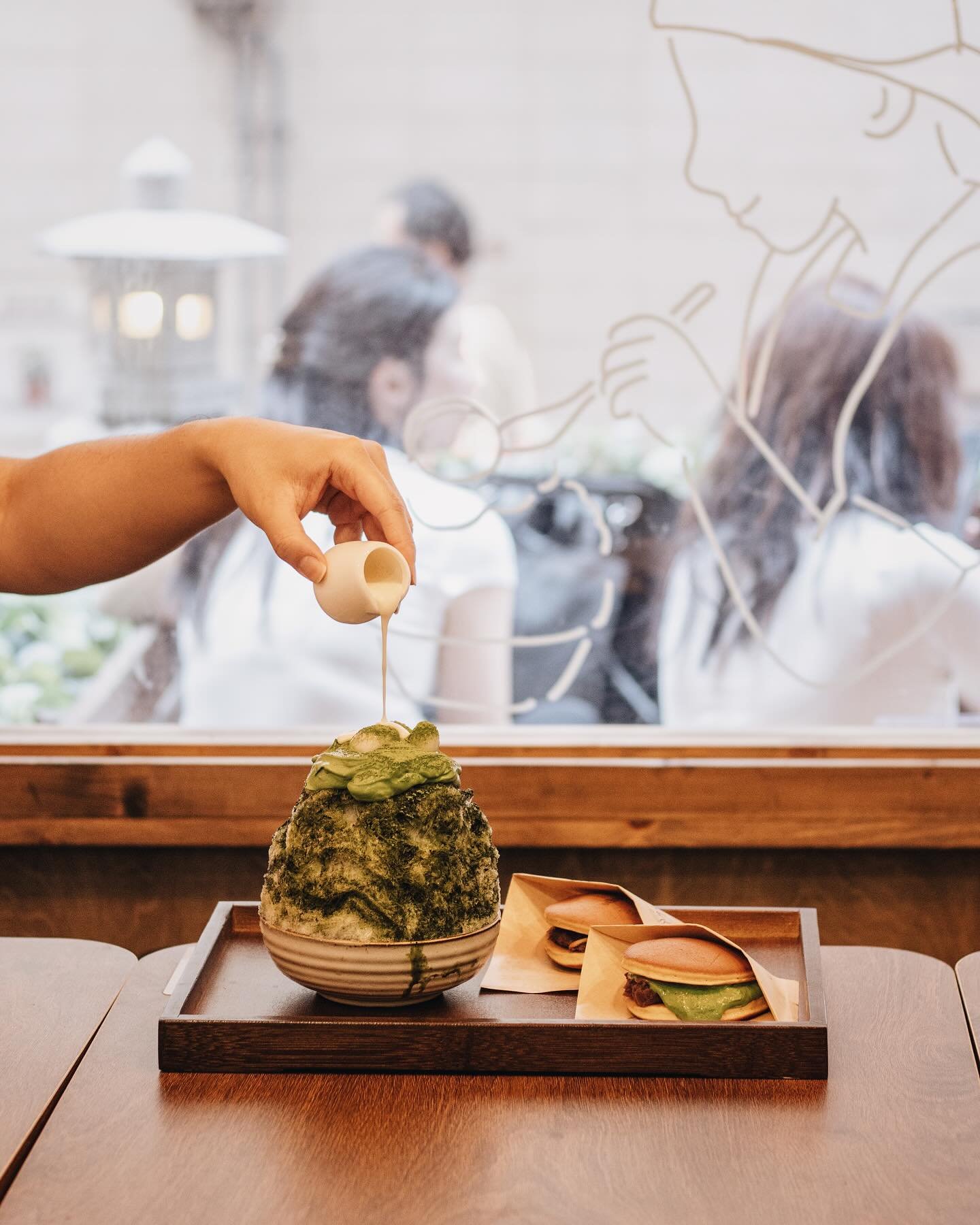 I C E Y A K I ღ 氷 燒
&mdash;
在北角錦屏街新開的 kakigori / 銅鑼燒新店 @iceyakiz 🍧
由畢業於日本菓子專門學校的店主主理
有提供4款日式刨冰 &amp; 6款銅鑼燒選擇(੭&bull;̀ᴗ&bull;̀)੭
我們試了西尾抹茶日式刨冰和紅豆/ 紅豆抹茶銅鑼燒 
西尾抹茶kakigori十分有驚喜！(ᵒ̤̑ ₀̑ ᵒ̤̑)抹茶口味甘甜適中 刨冰的口感也很輕盈～ 也不會很快溶 ꔛ
銅鑼燒也很好吃 *&acute;ސު｀* 口感軟綿綿有水分 紅豆甜度適中