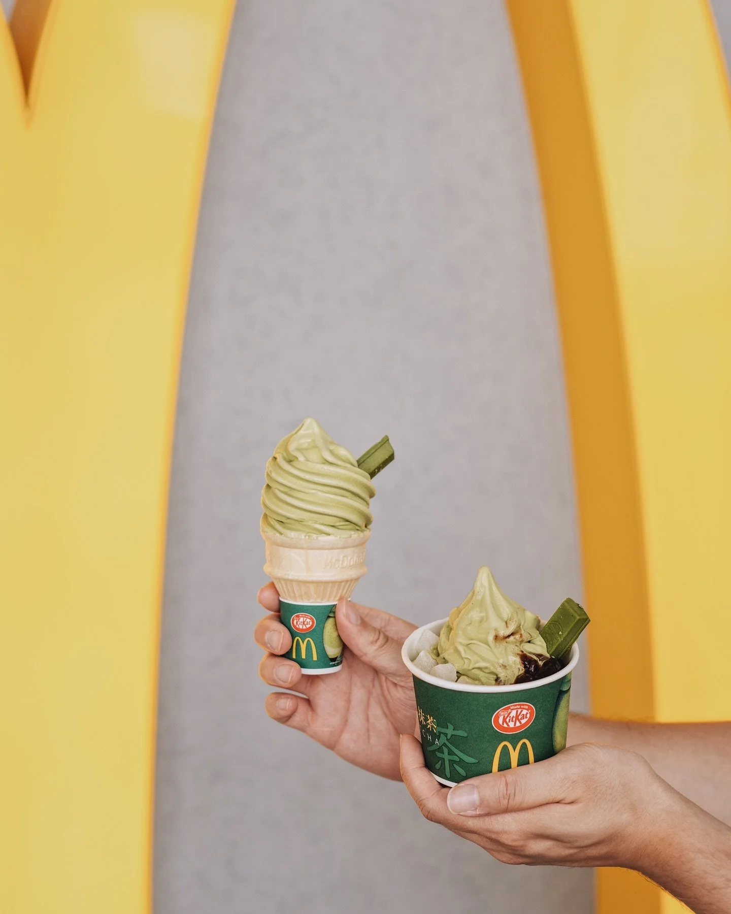 K I T K A T &reg;️ M A T C H A
&ndash;
最近在不少 @mcdonaldshk 的店鋪裡看到KITKAT抹茶系列的宣傳🍵
喜歡抹茶的男朋友提議試一試~(˘▾˘~) 我們分別嘗了KITKAT抹茶新地筒和KITKAT抹茶芭菲٩( ˙0˙)۶
本身會擔心太甜 但是抹茶的濃度出奇地平衡！有一點點抹茶清香甘味( ꙭ ).ᐟ.ᐟ
芭菲上面有紅豆蓉🫘和mochi 份量毫不吝嗇𖤐
還有主角KITKAT宇治抹茶威化 令整體口感非常豐富！&acute;ސު｀
是炎炎夏日必嚐