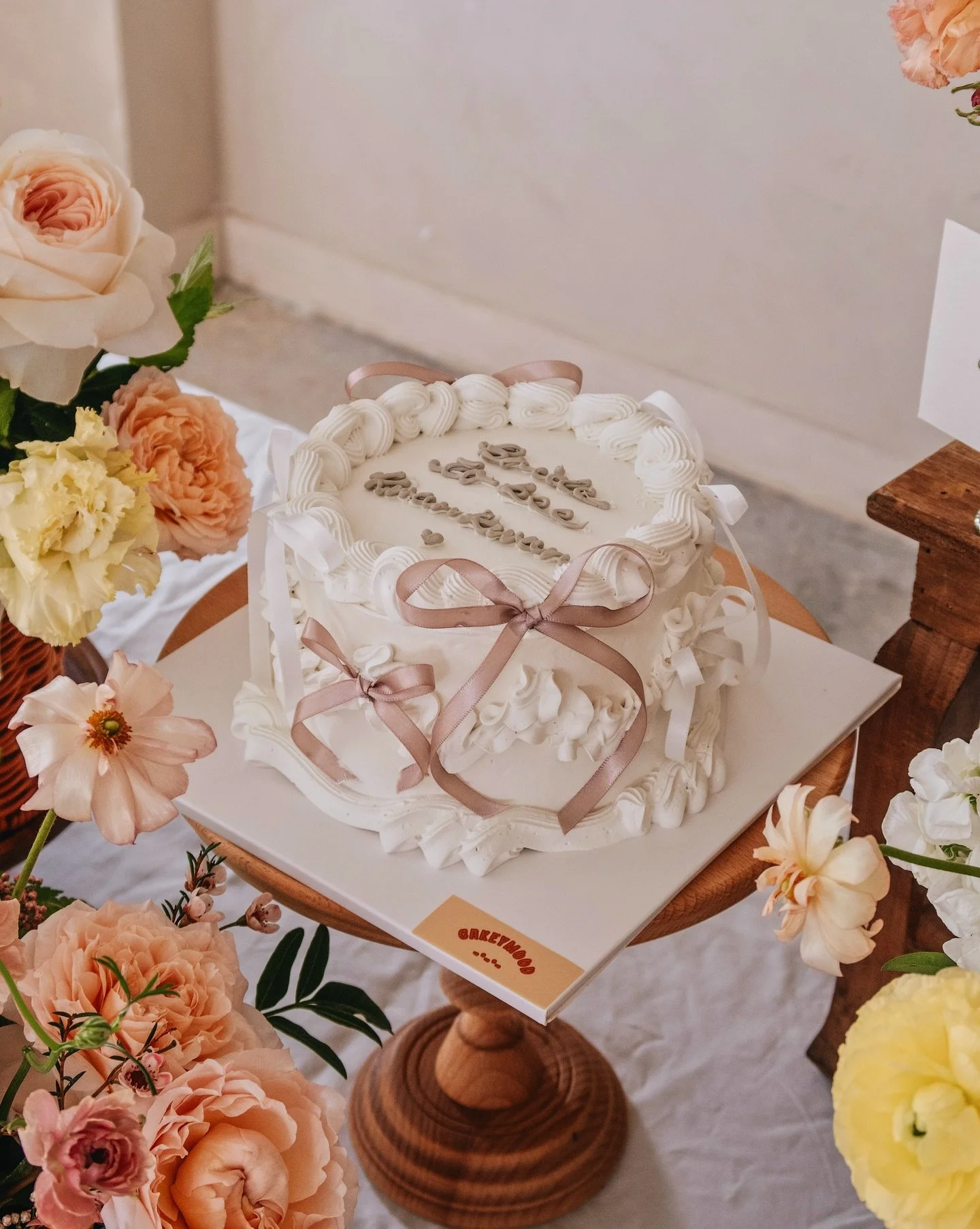 𝚋𝚛𝚒𝚍𝚎 𝚝𝚘 𝚋𝚎𝚎 ♡

🍰 @cakeymood_._._ 
🌸 @annn_fleur