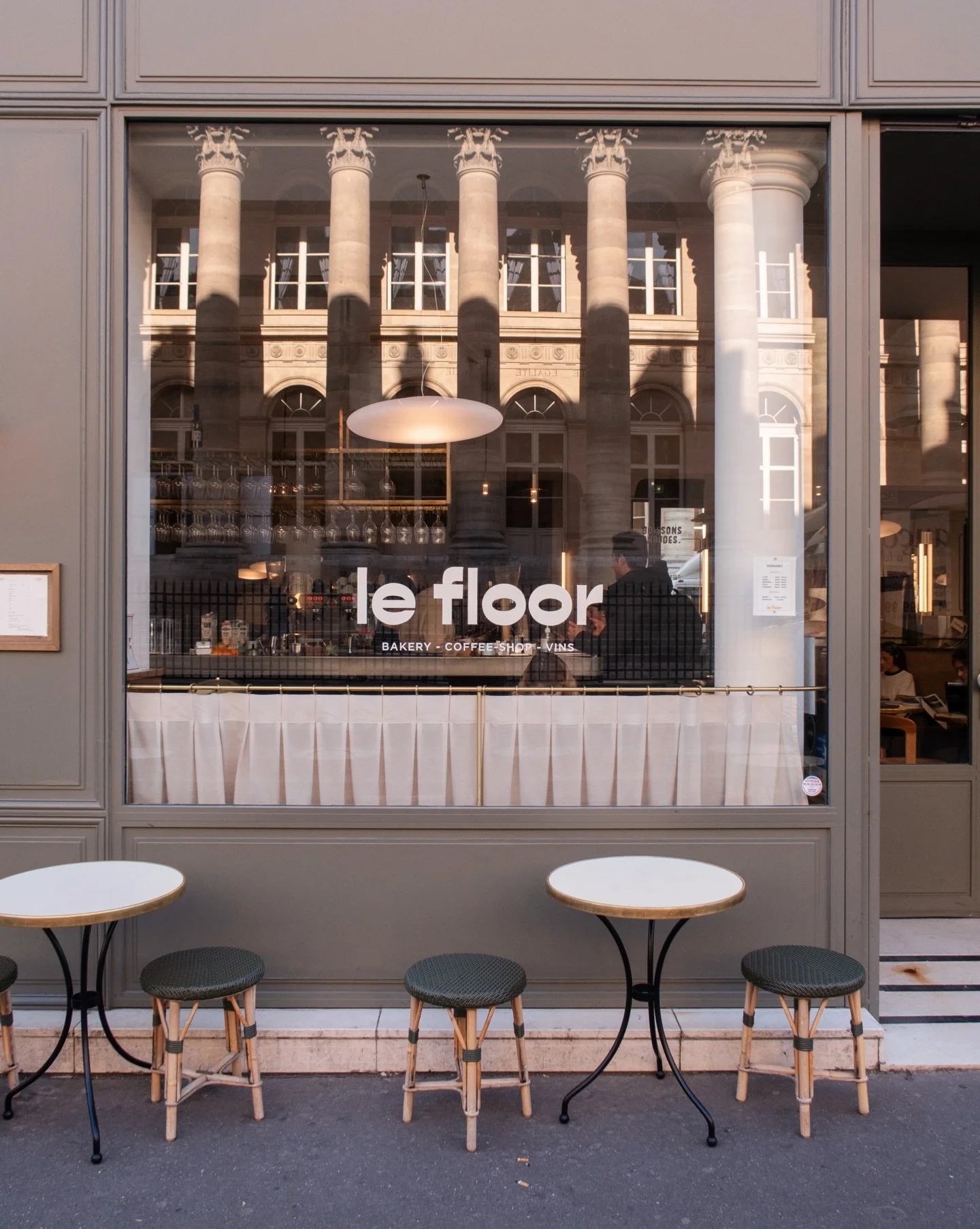 Ｌｅ Ｆｌｏｏｒ
&mdash;
@lefloor.paris has been on my Paris cafe list for a long time 🇫🇷 drawn in by its classic Parisian storefront, I loved the surprisingly spacious interior and work-friendly vibe. both the coffee and breakfast set were nice. it is the