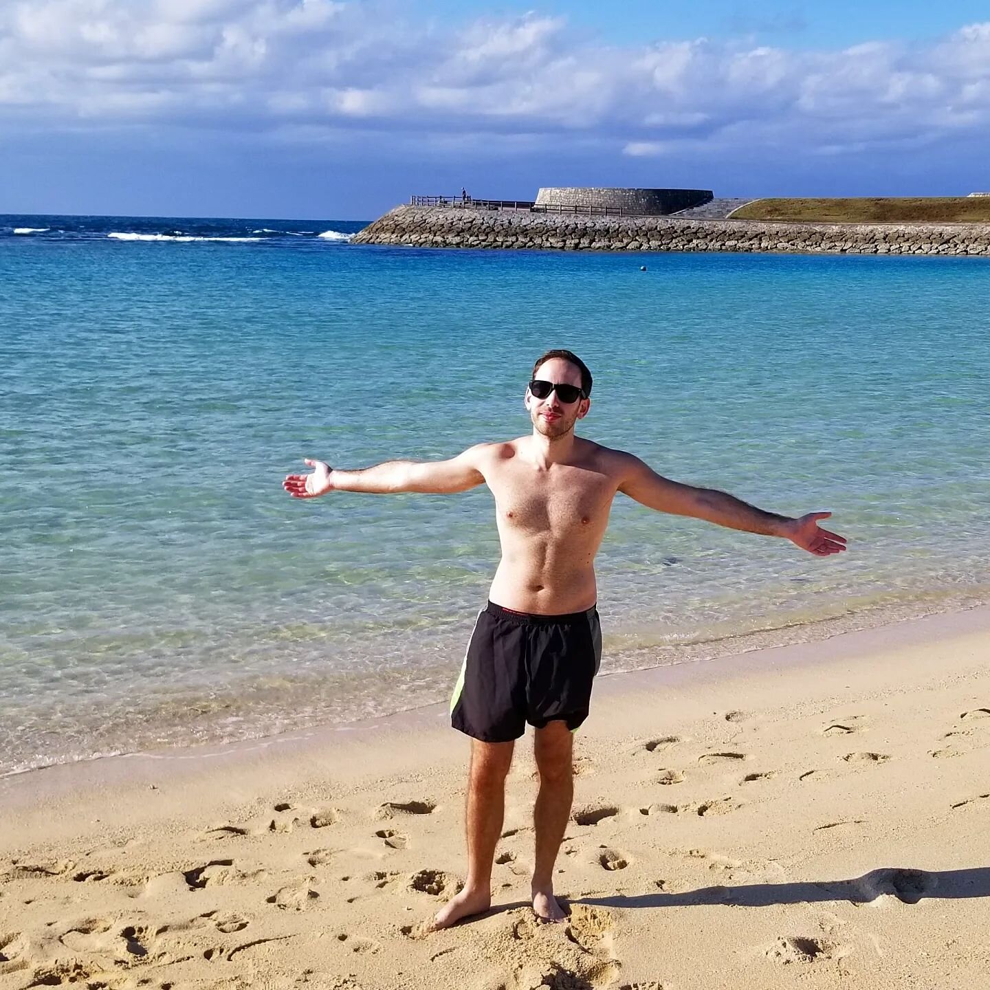 #tbt to THANKSGIVING ON THE BEACH IN #okinawa 
It has always been a fascinating feeling when I have celebrated an American Holiday in another country.
Can anyone else relate?
Did I eat turkey that day? No. 
Did I eat delicioue hibachi? Yes. 
Will I e