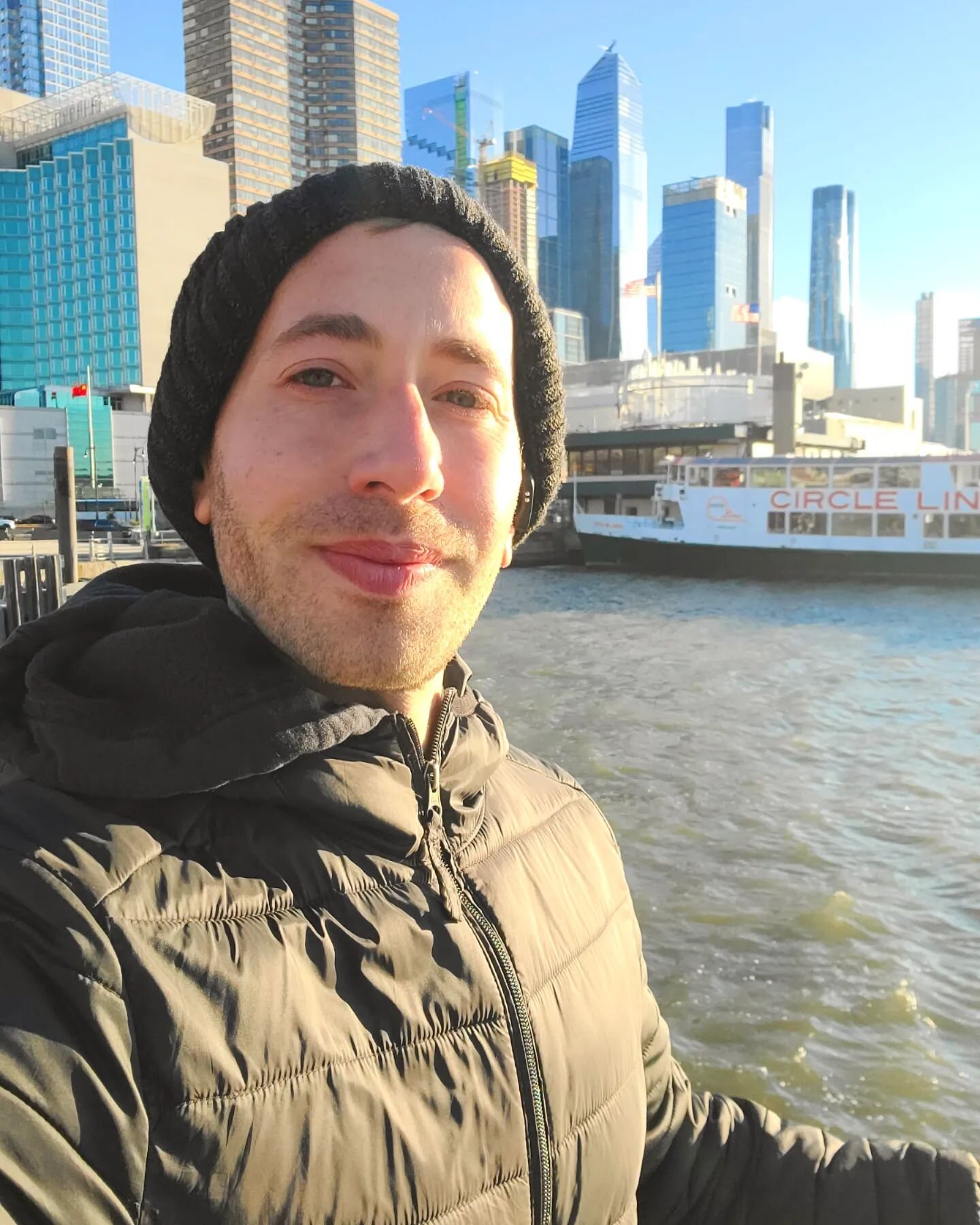 It's definitely #winter here in #nyc but runs/walks to the fresh air by the river always get me going.
#nature #nyc #city #water 
@beatsbydre
&bull;
&bull;
&bull;
&bull;
&bull;
&bull;
#instagood #wintertime #tistheseason #selfie #actor #singer #vocal