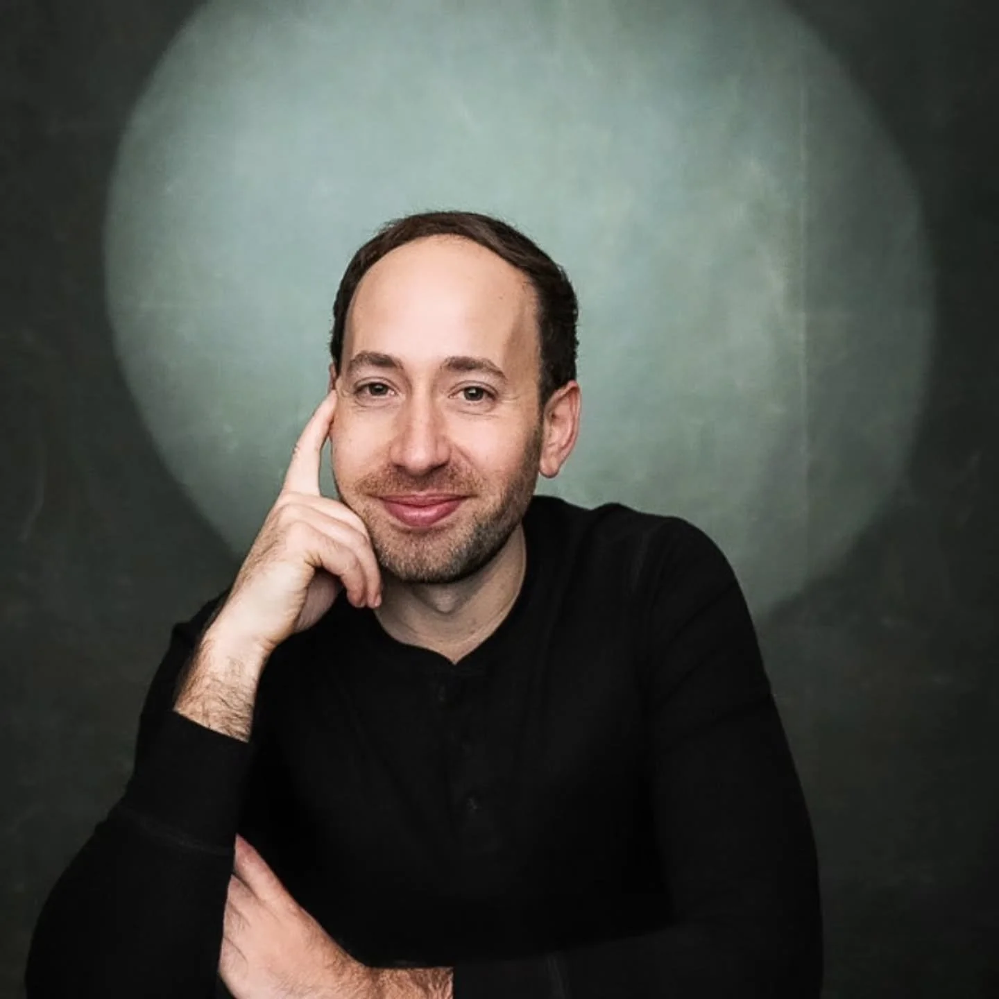 Hey, I am Adam Ross Glickman. 
Singer, Actor, Vocal Coach. 
Link In Bio for VOCAL COACHING AND VOICE LESSONS. 
Available in NYC and Online Globally. 
#singer #actor #vocalcoach #voicelessons #foryou #reels #discover #epic #joy #fyp #instudio