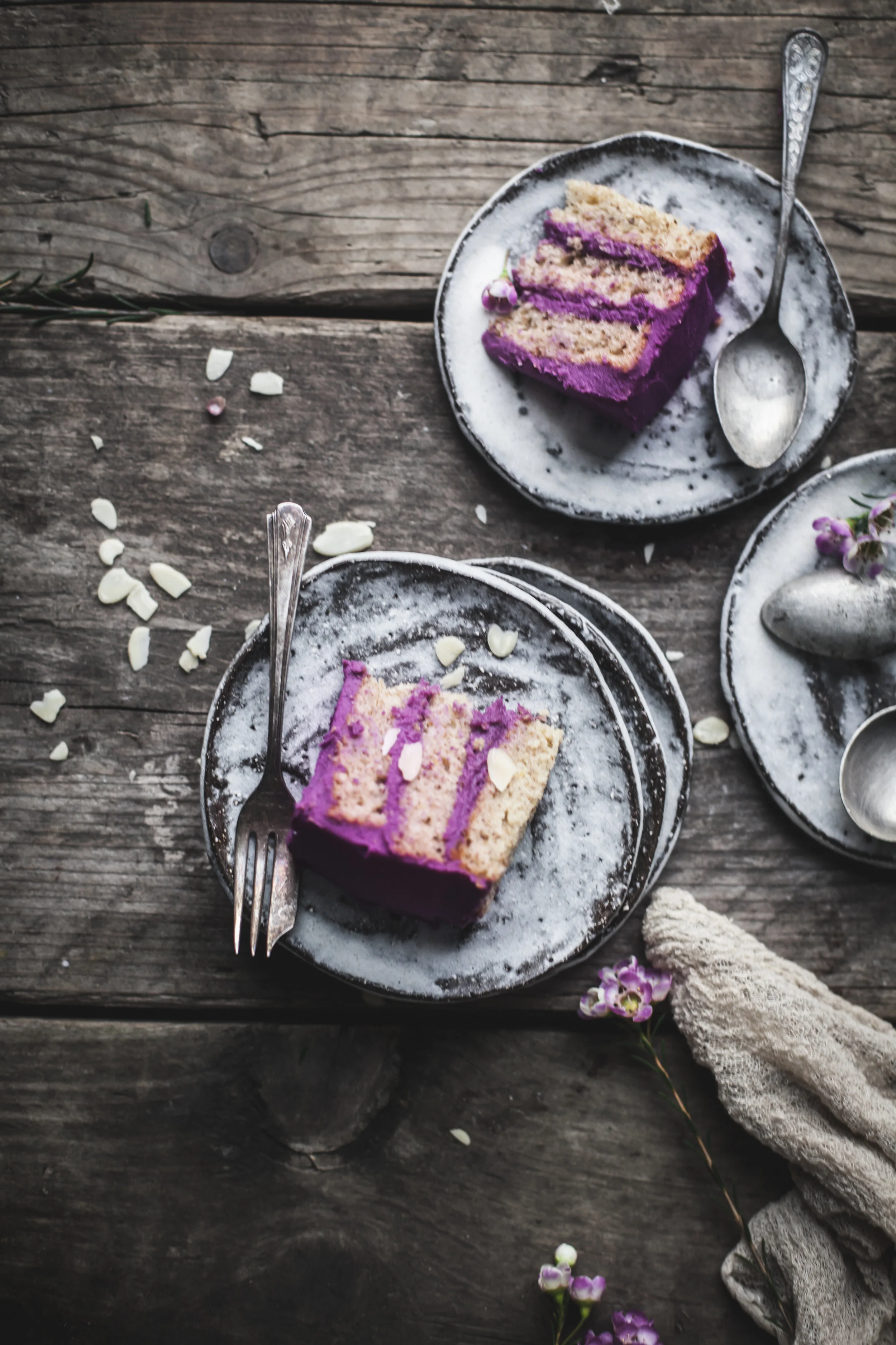 THRIVE_silvia_salvialimone2018_RECIPE_PURPLE CAKE01.jpg