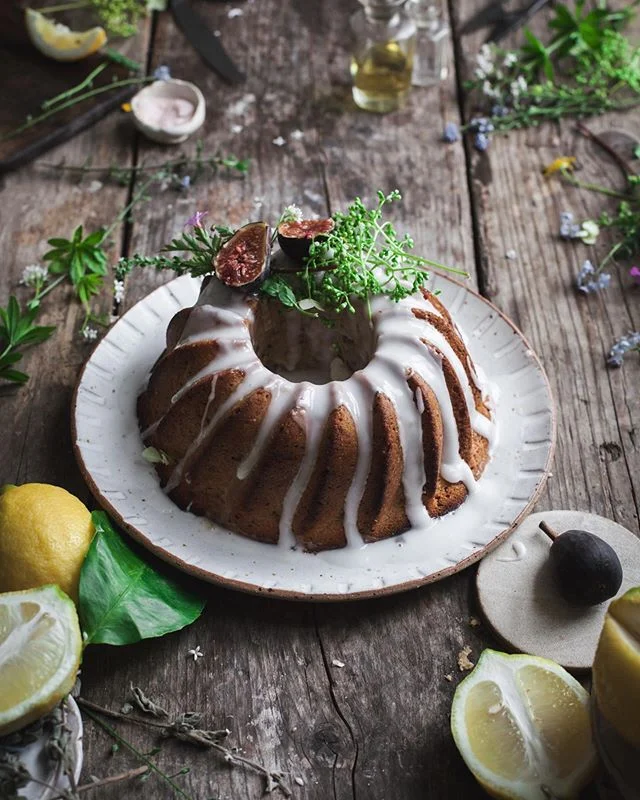 We spent a very calm Sunday making pizzas with children and basically just playing a talking about us and our dreams. What a beautiful day! ⠀⠀⠀⠀⠀⠀⠀⠀⠀
During Sundays like this I really feel content, I live from my heart and I’m profoundly connected with my family and friends. Maybe Monday I’ll feel a bit different in the rush of London. For today I’m just to be present and witness all my blessing!
Happy Sunday! 
Recipe on blog :) .
.
.
.
.
.
.⠀⠀⠀⠀⠀⠀⠀⠀⠀
.⠀⠀⠀⠀⠀⠀⠀⠀⠀
.⠀⠀⠀⠀⠀⠀⠀⠀⠀
.⠀⠀⠀⠀⠀⠀⠀⠀⠀
#veganchocolate #vegancake #veganchocolatecake #aquafaba #sweetpotatofrosting⠀⠀⠀⠀⠀⠀⠀⠀⠀
#mycommontable #whatveganseat #tcmlivingwell  #veganuk #f52grams #lifeandthyme #magicalmoments  #huffposttaste #fellowmag #verilymoment #houseandgarden #simplejoys #foodstylist #foodphotographer #tabledecoration #foodandwine #beautifulcuisines #cntravelereats #hautecuisines  #herbivore #plantpowered #darlingweekend #foodandwine #fromscratch #salvialimone