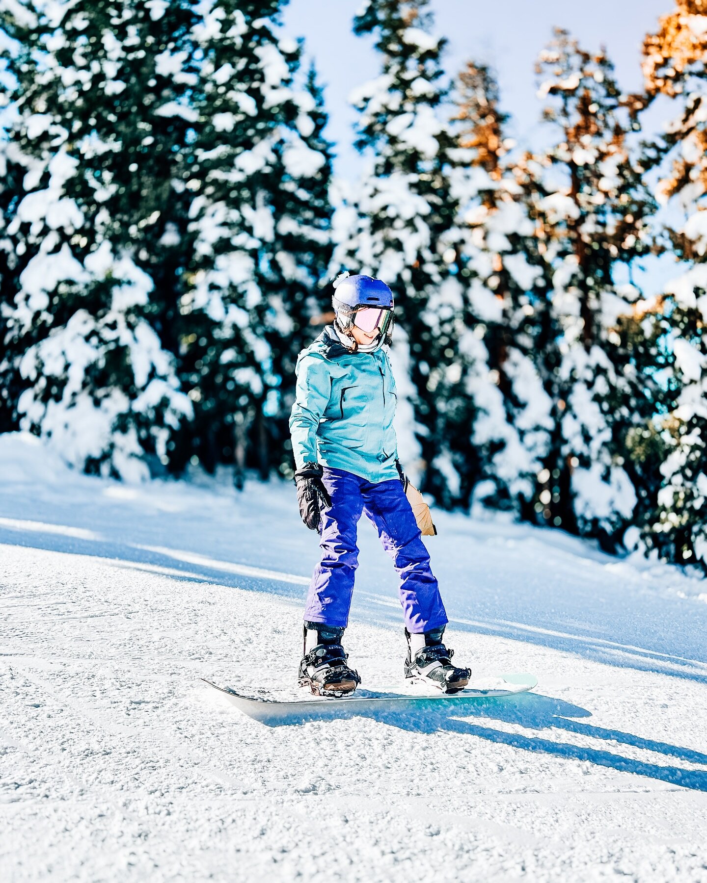 Happy Birthday @nataliepug_! You&rsquo;re the best partner, friend, and wife I could ever wish for, and I&rsquo;m so proud of you for taking on something you love doing and not giving up 🏂 
⁣
.⁣
.⁣
.⁣
.⁣
.⁣
#snowboard #snowboardinglife #mountains #s