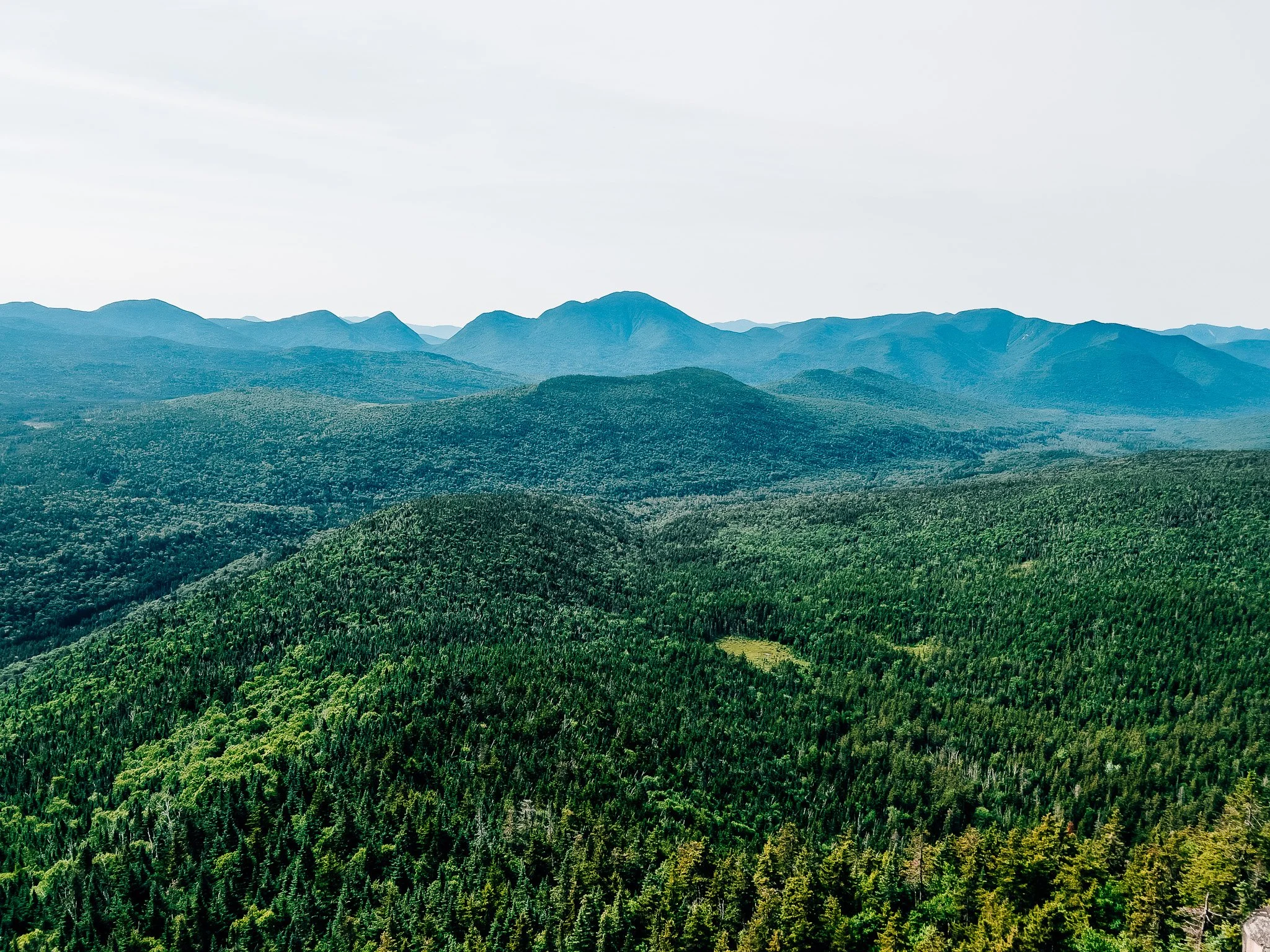 Wide mountain panorama from the Zeacliff ledges