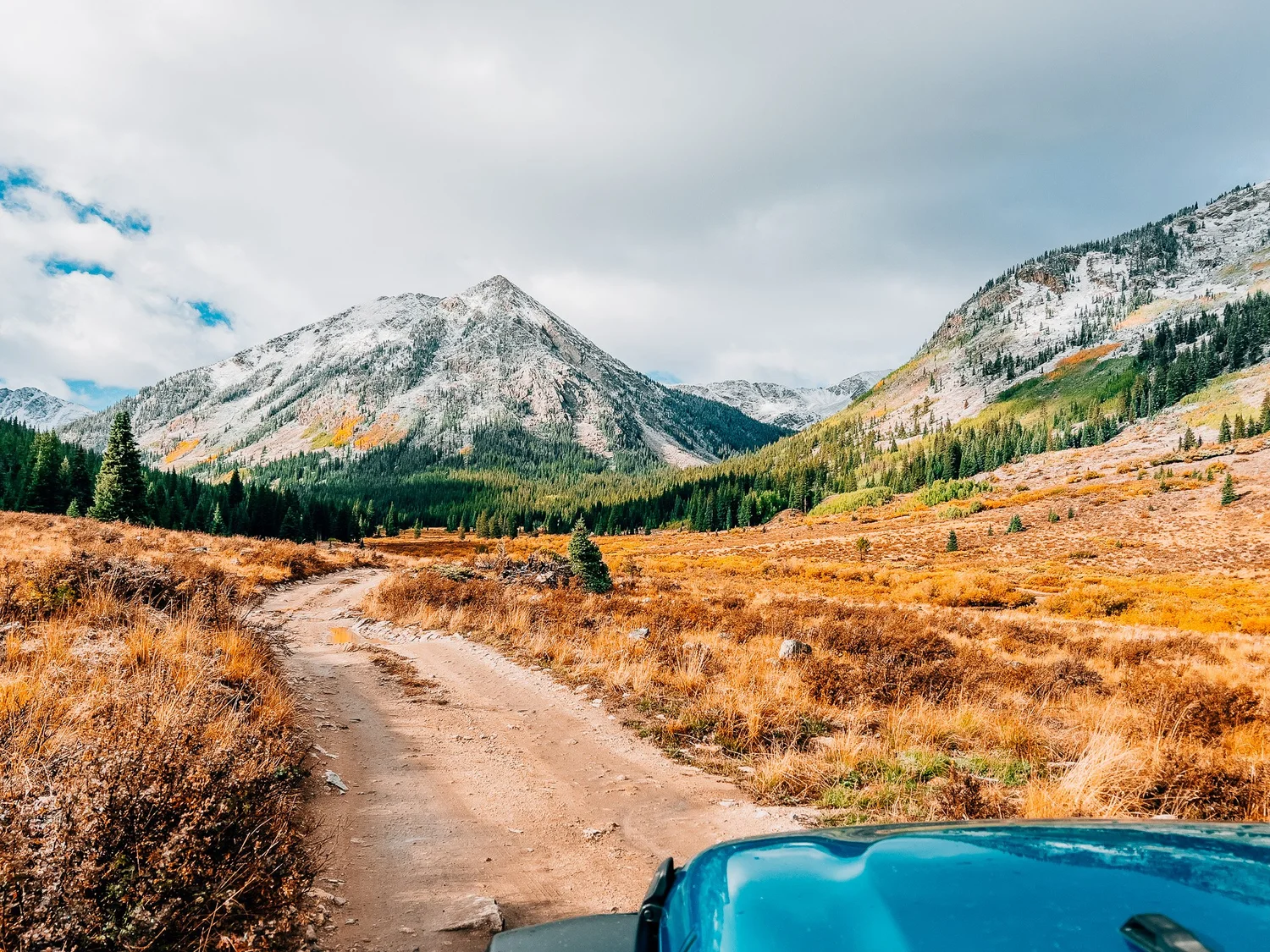 The rough, narrow 4WD road in to the Lake Ann Trailhead
