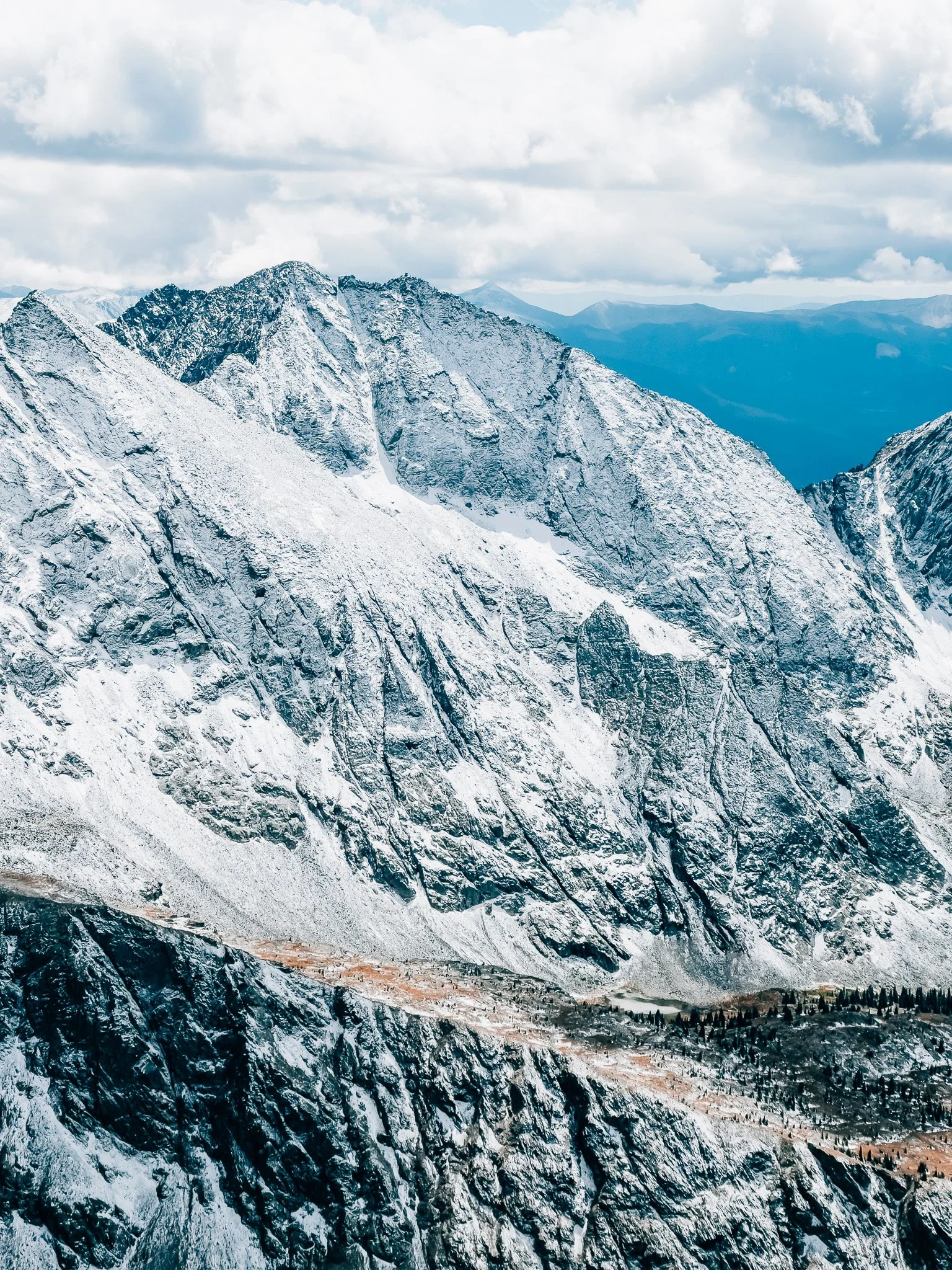 360-degree summit panorama of the snow-capped Sawatch Range