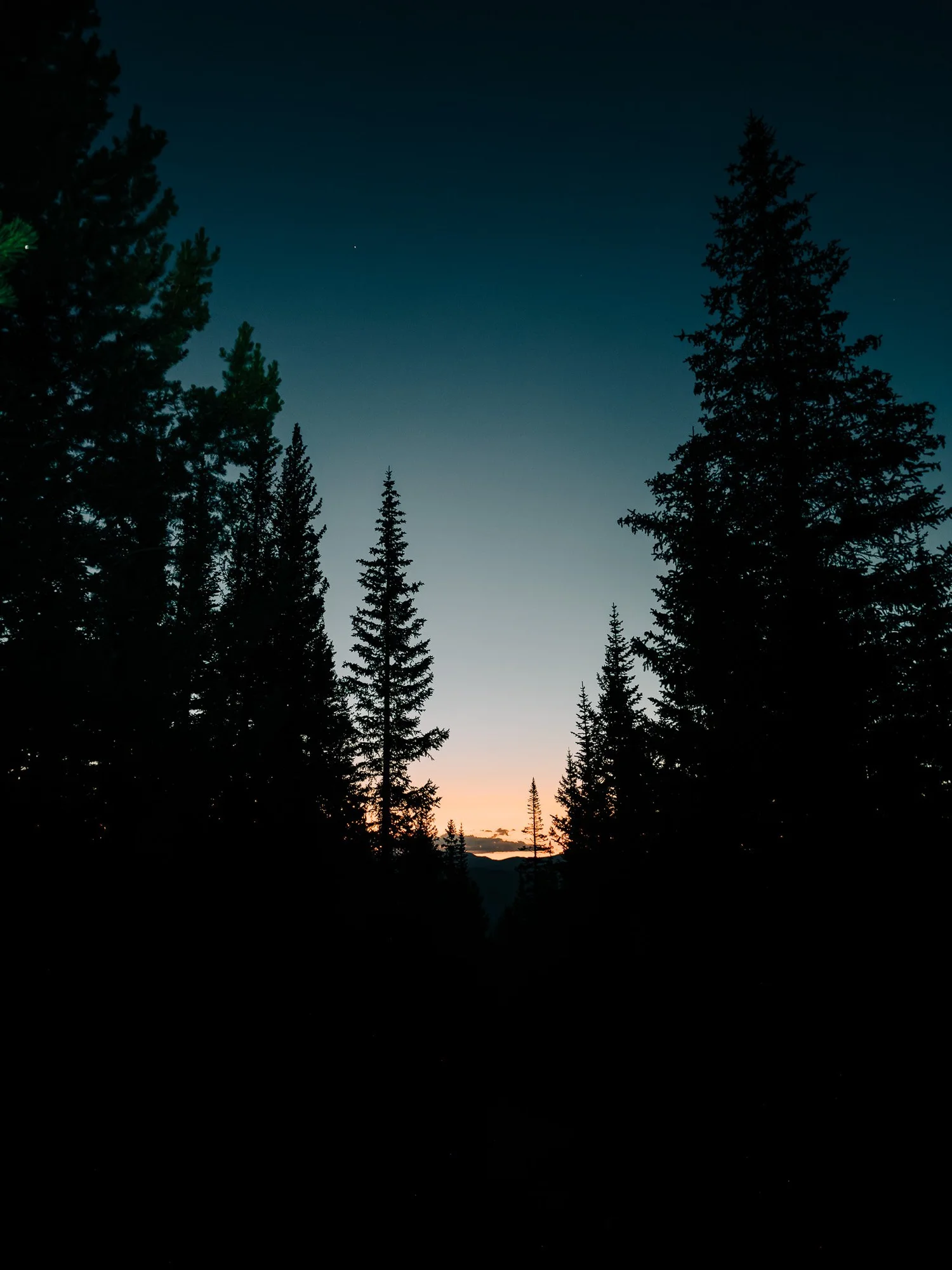 Morning light on the climb to Half Moon Pass