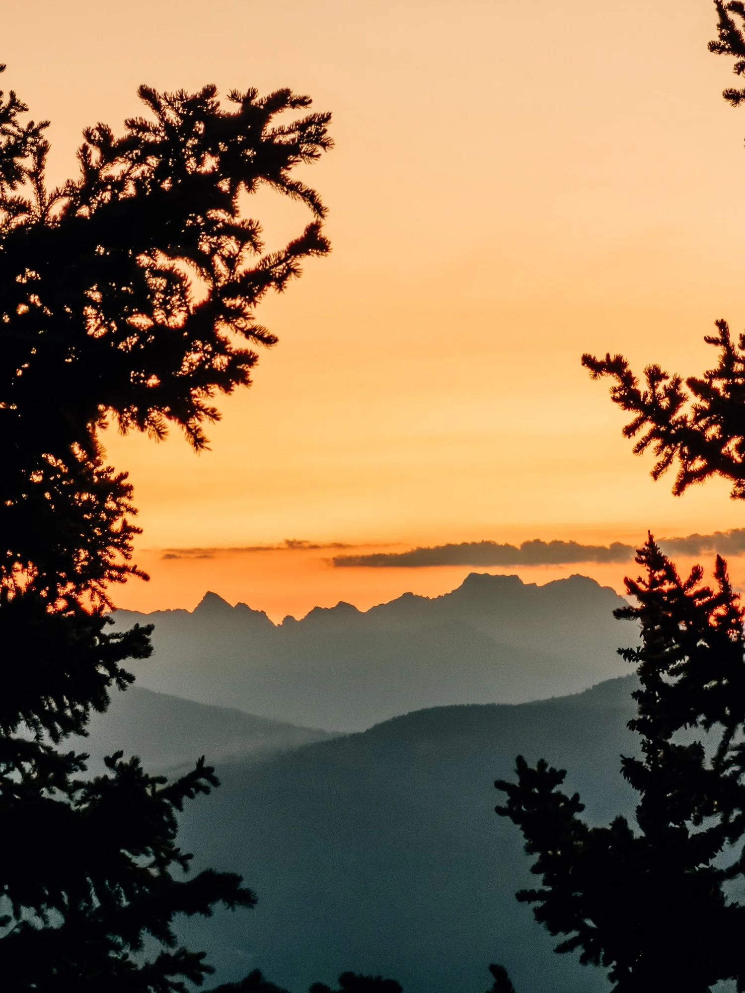 Morning light on the climb to Half Moon Pass