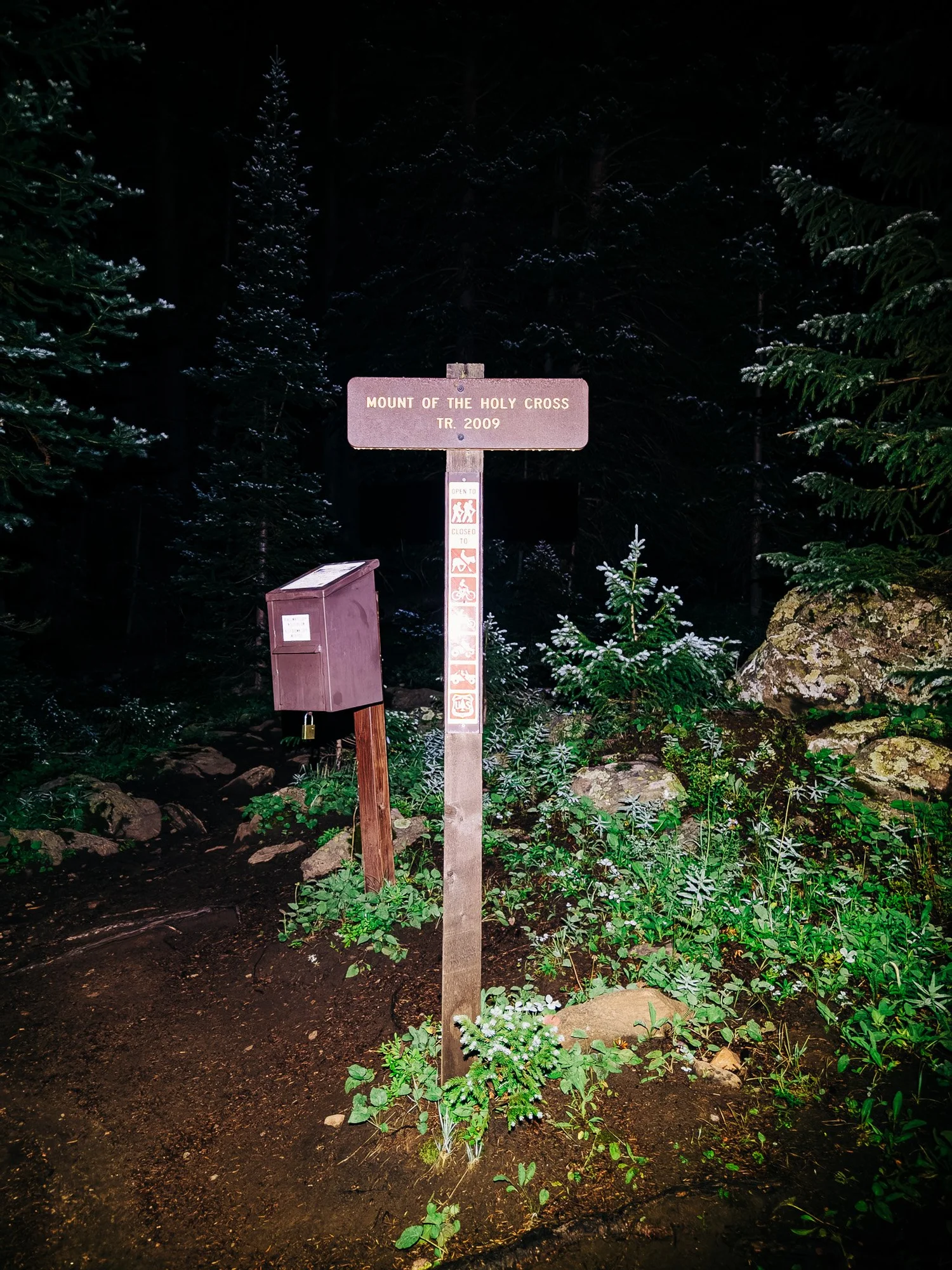Half Moon Trailhead sign