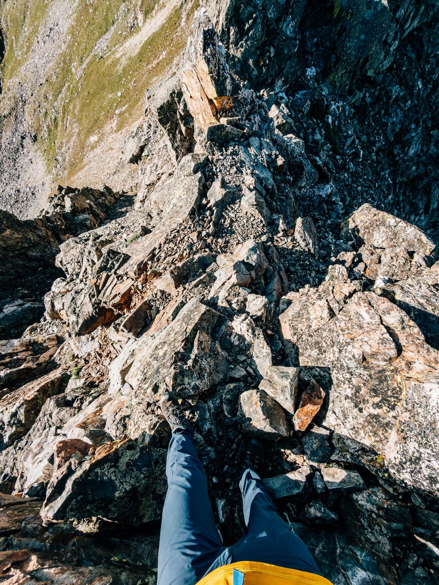 Steep drop-offs on both sides of the Mount Buffalo knife edge