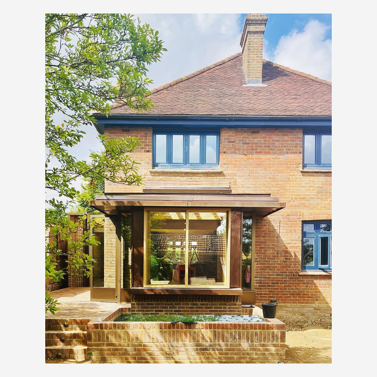 Sneak peek: Our retrofit of a prominent arts and crafts property within the Berkhamsted conservation area was completed this week 🍾 . This challenging project involved the complete transformation of the interior and roof to create an energy efficien