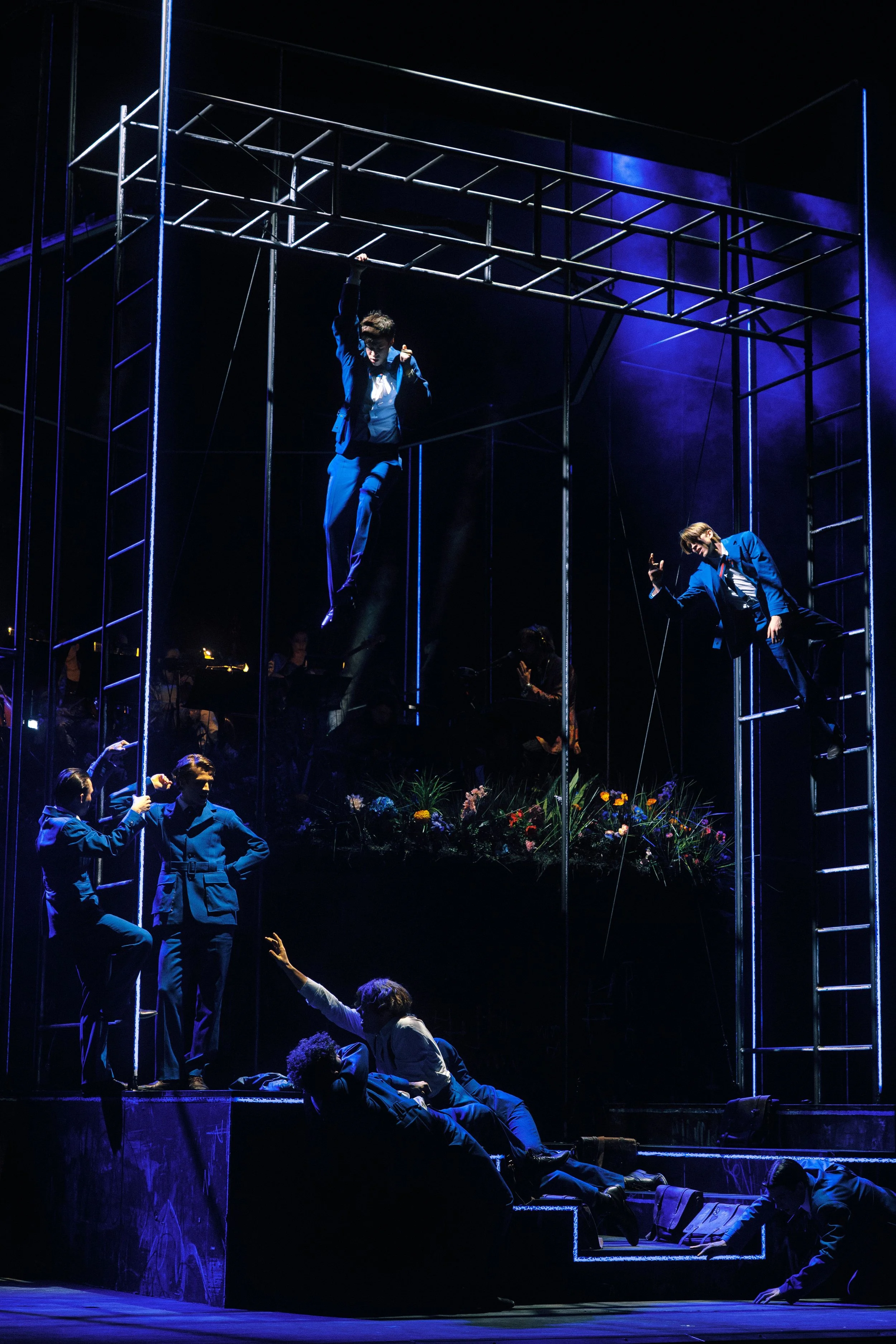  SPRING AWAKENING  Duncan Sheik, Steven Sater - Volksoper Wien, 02/2026  Musikalische Leitung: Christian Frank | Regie: Frédéric Buhr | Bühne: Agnes Hasun | Kostüm: Constanza Meza-Lopehandia | Choreographie: Klevis Elmazaj | Licht: Alex Brok  © Marco