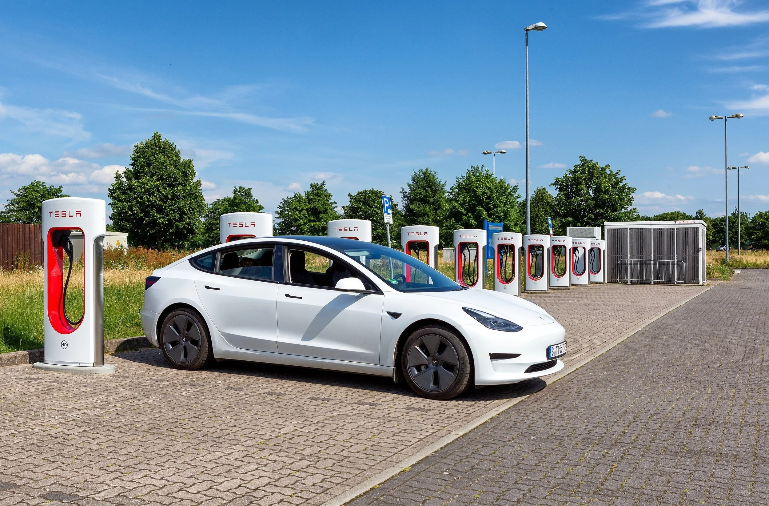 Tesla plans to build new Supercharger on 22nd Avenue in St. Pete