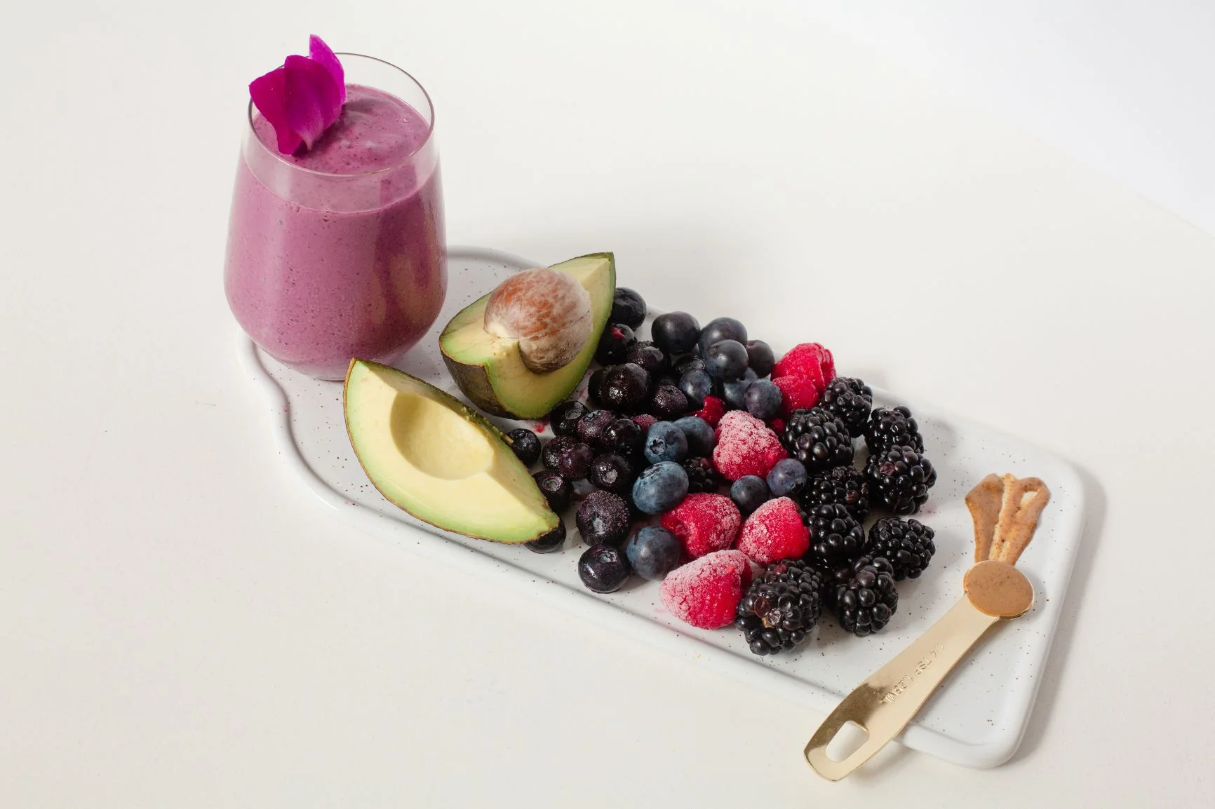 TRAVELER — avocado, berries, cinnamon, almond butter, honey, soy milk. recommended boost: cordyceps