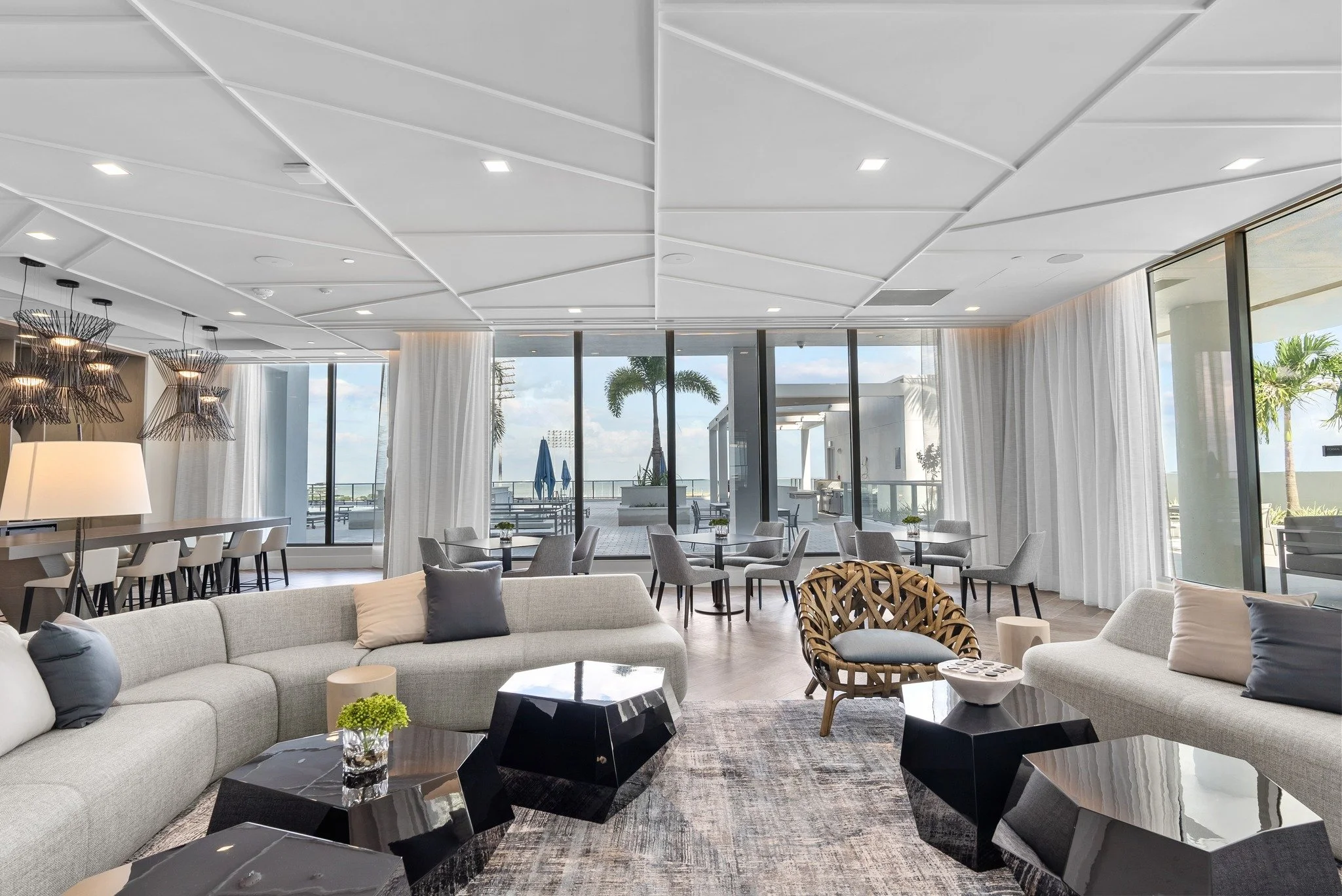 35-story luxury condo tower Saltaire is now complete in downtown St. Pete - Luxury Condo Towers With Art Galleries
