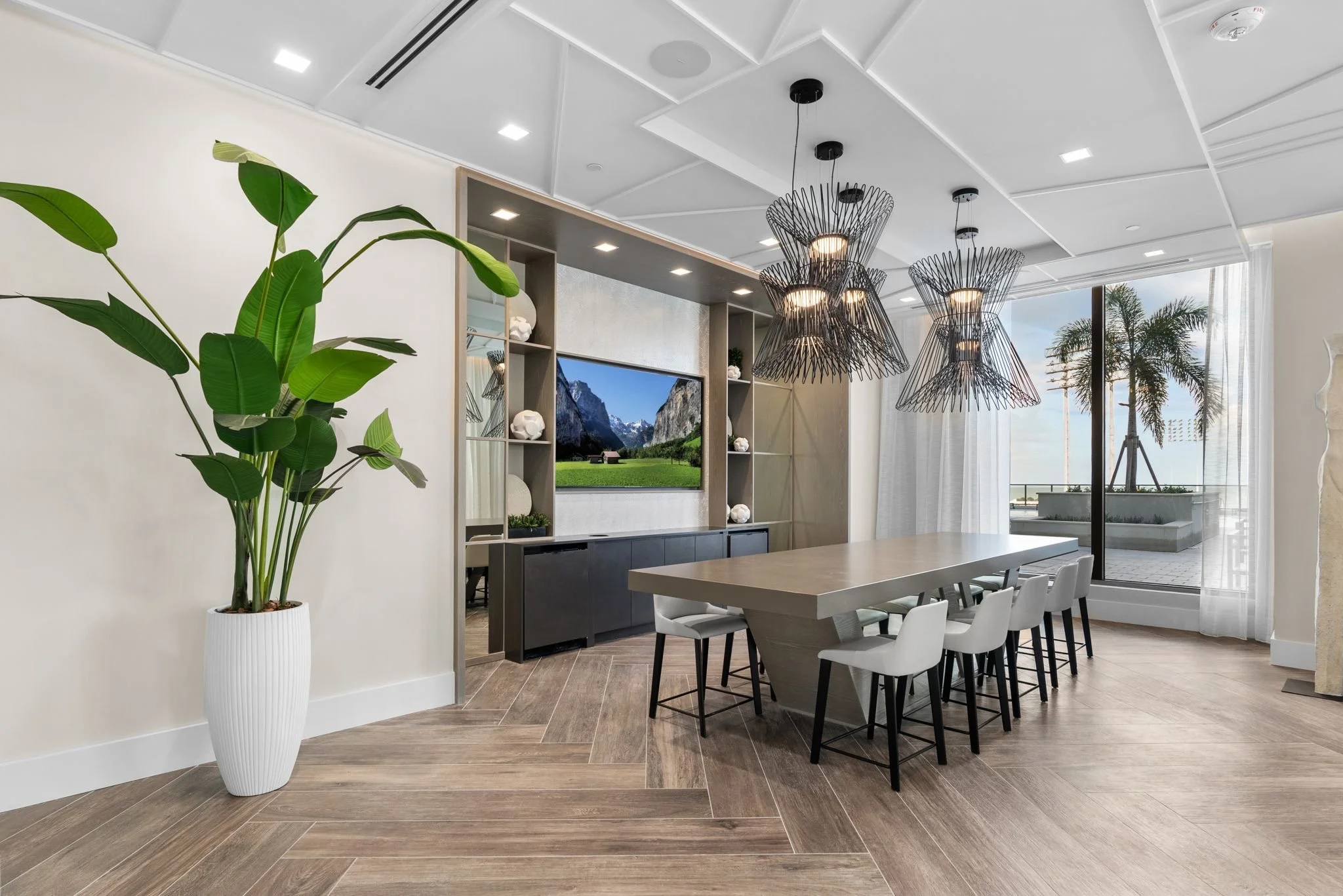Picture of 35-story luxury condo tower Saltaire is now complete in downtown St. Pete