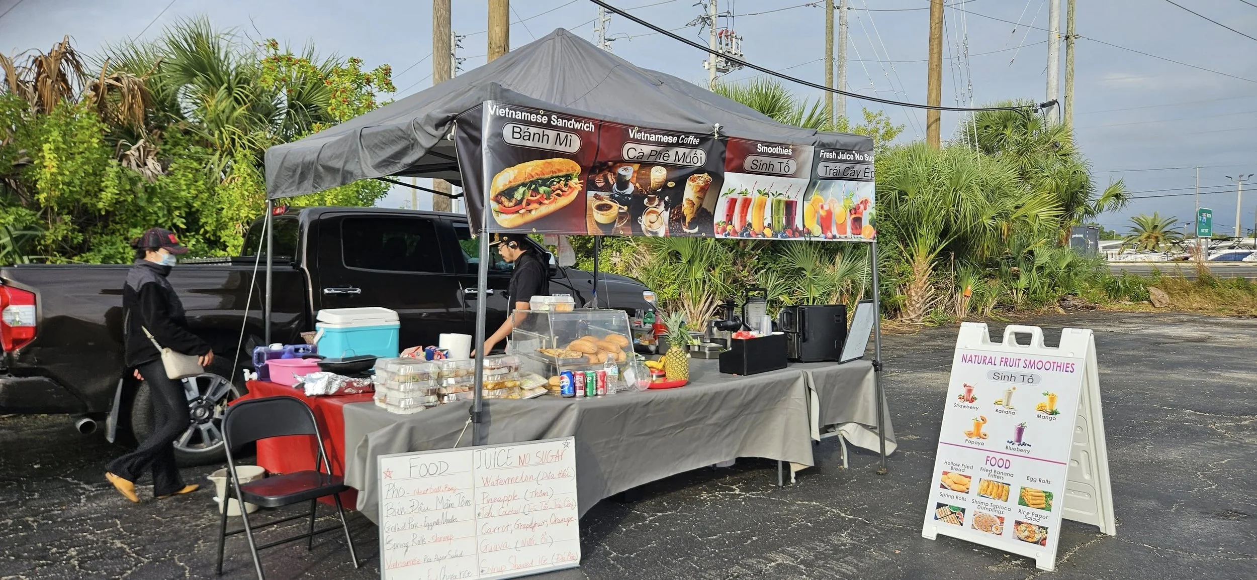 Vendors at The Pinellas Farmers &amp; Flea Market
