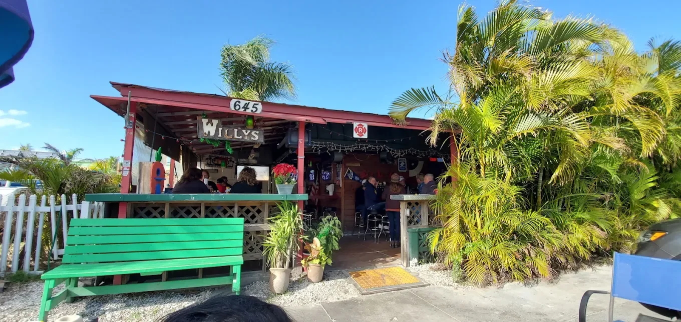 Willy’s Burgers &amp; Booze announces comeback on St. Pete Beach after two-year hurricane closure