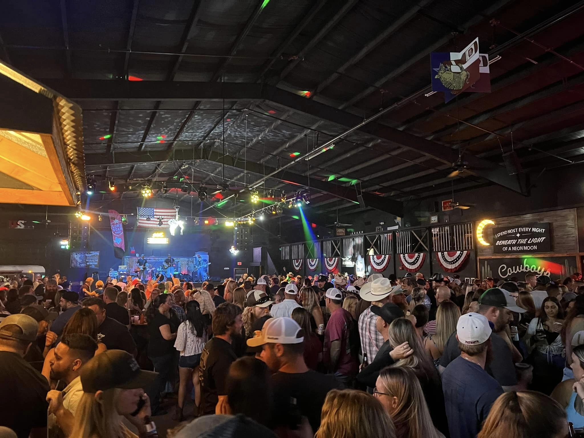 Country music bar Cowboys Dance Hall opens in Largo