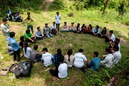 IN THE PHOTO: REFORESTATION EFFORT IN NEPAL IN 2016. IDEAS FOR US LEADS A HIVE SESSION IN POKHARA, NEPAL WHERE STUDENTS SPENT HOURS DEVELOPING AN IDEA INTO AN SDG FOCUSED PROJECT THAT HAS CLEAR GOALS, METRICS, AND PERFORMANCE INDICATORS. PHOTO CREDIT: IDEAS/CHRISTOPHER STAMPAR