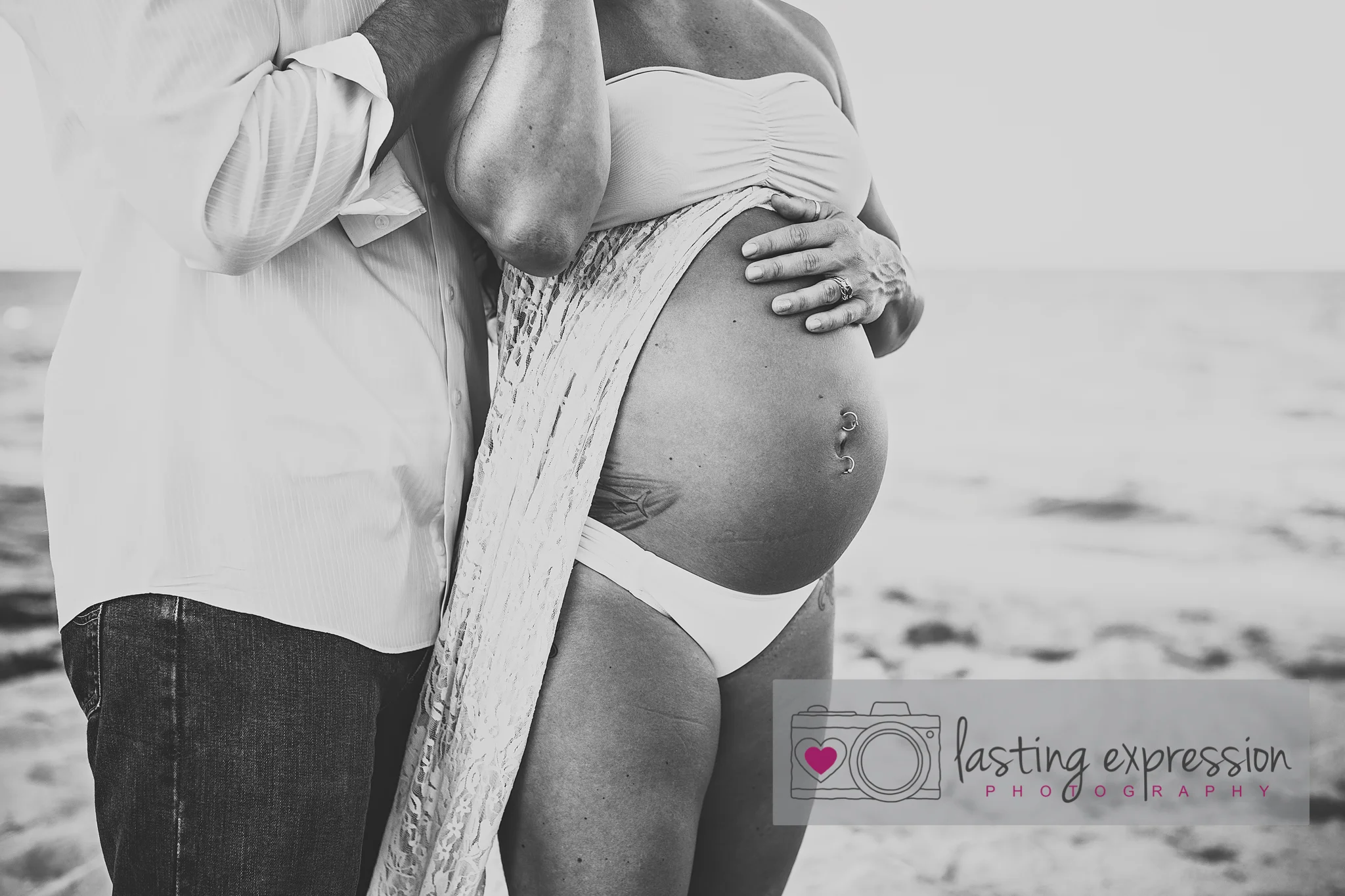 llopis-maternity-logo-1.jpg