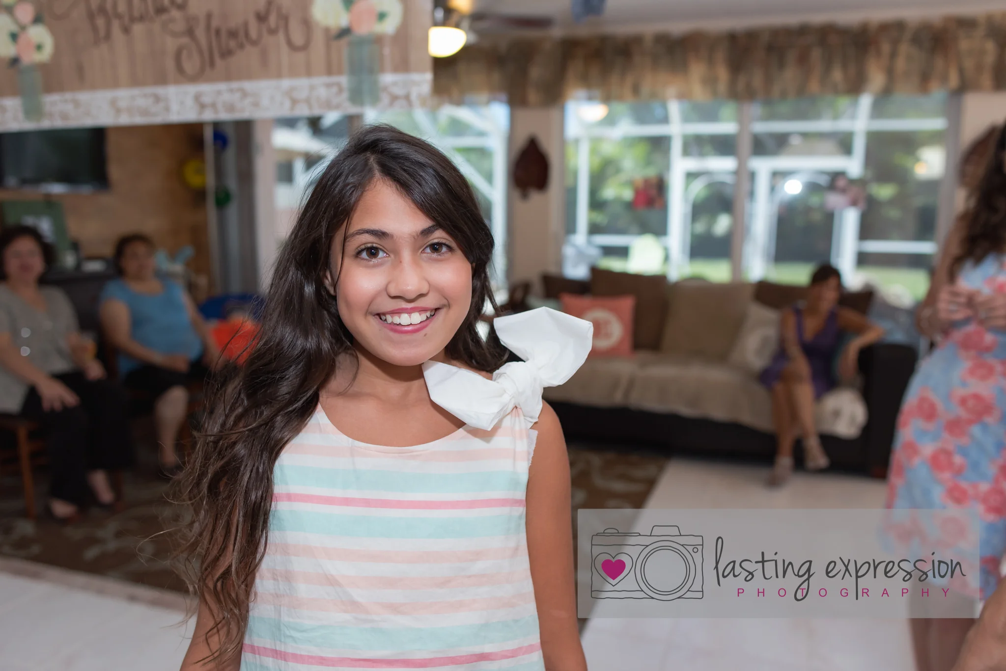 bridalshower-vanessa-logo-81.jpg