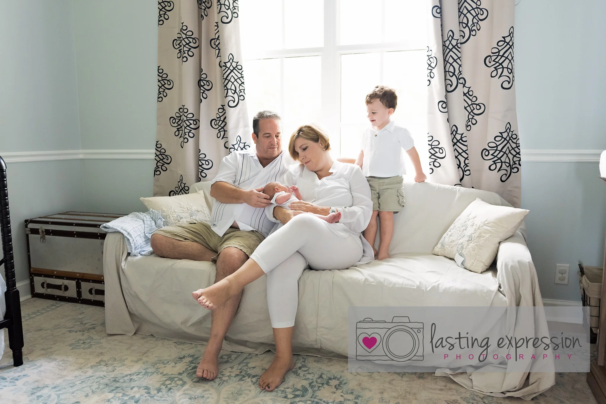 welcomebabyhome-estrach-logo-4.jpg