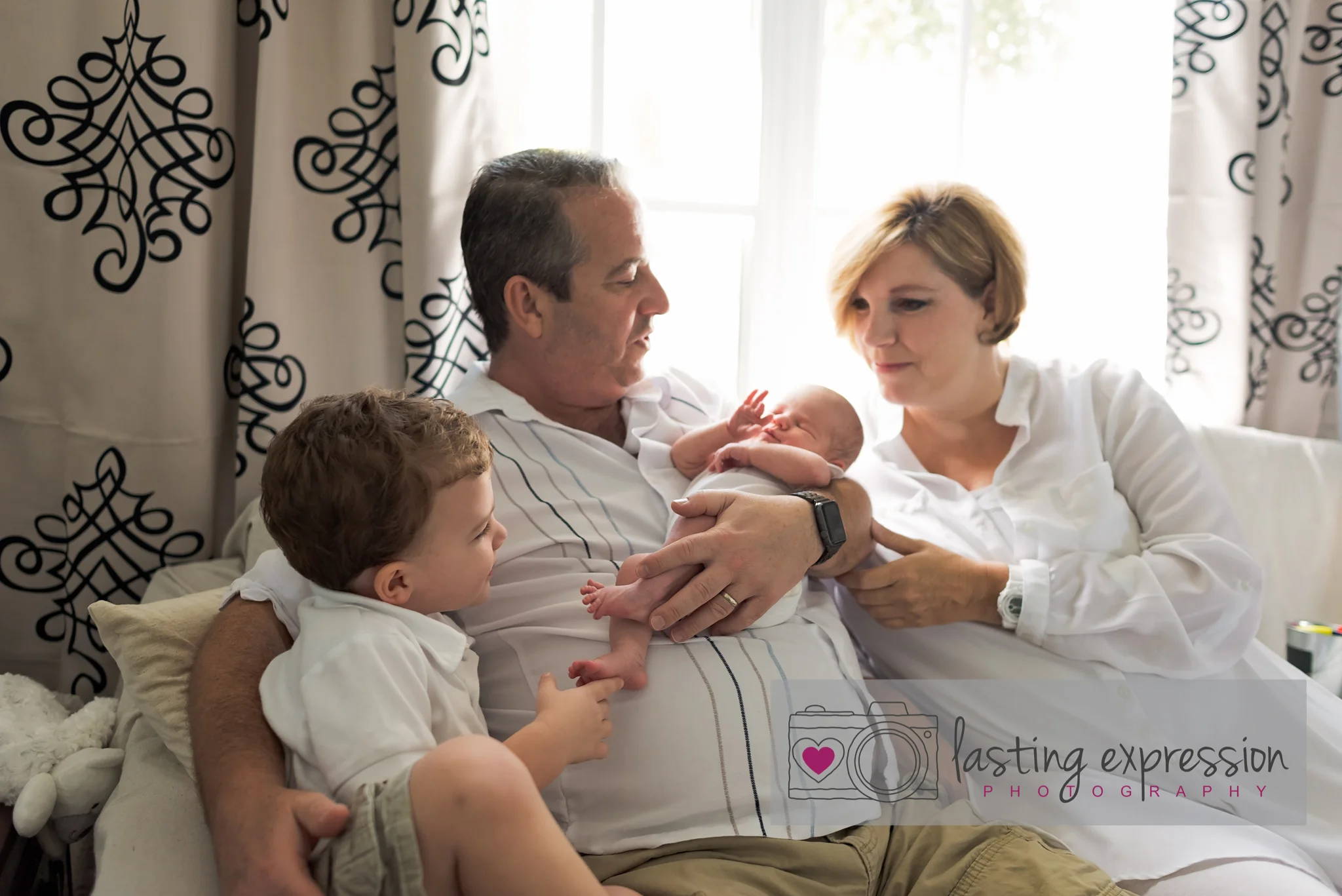 welcomebabyhome-estrach-logo-9.jpg