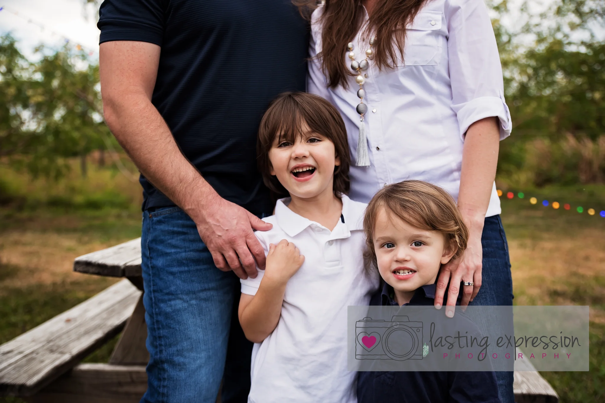 sales-familymini-logo-8.jpg
