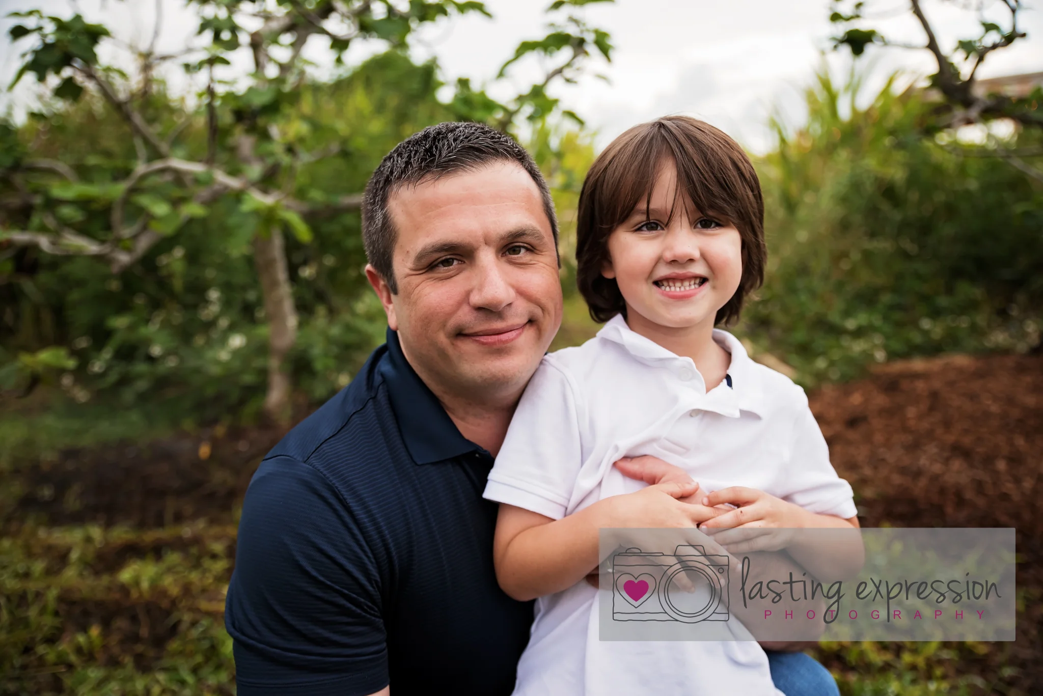 sales-familymini-logo-11.jpg