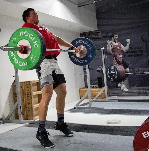 how to finish pull in snatch.jpg