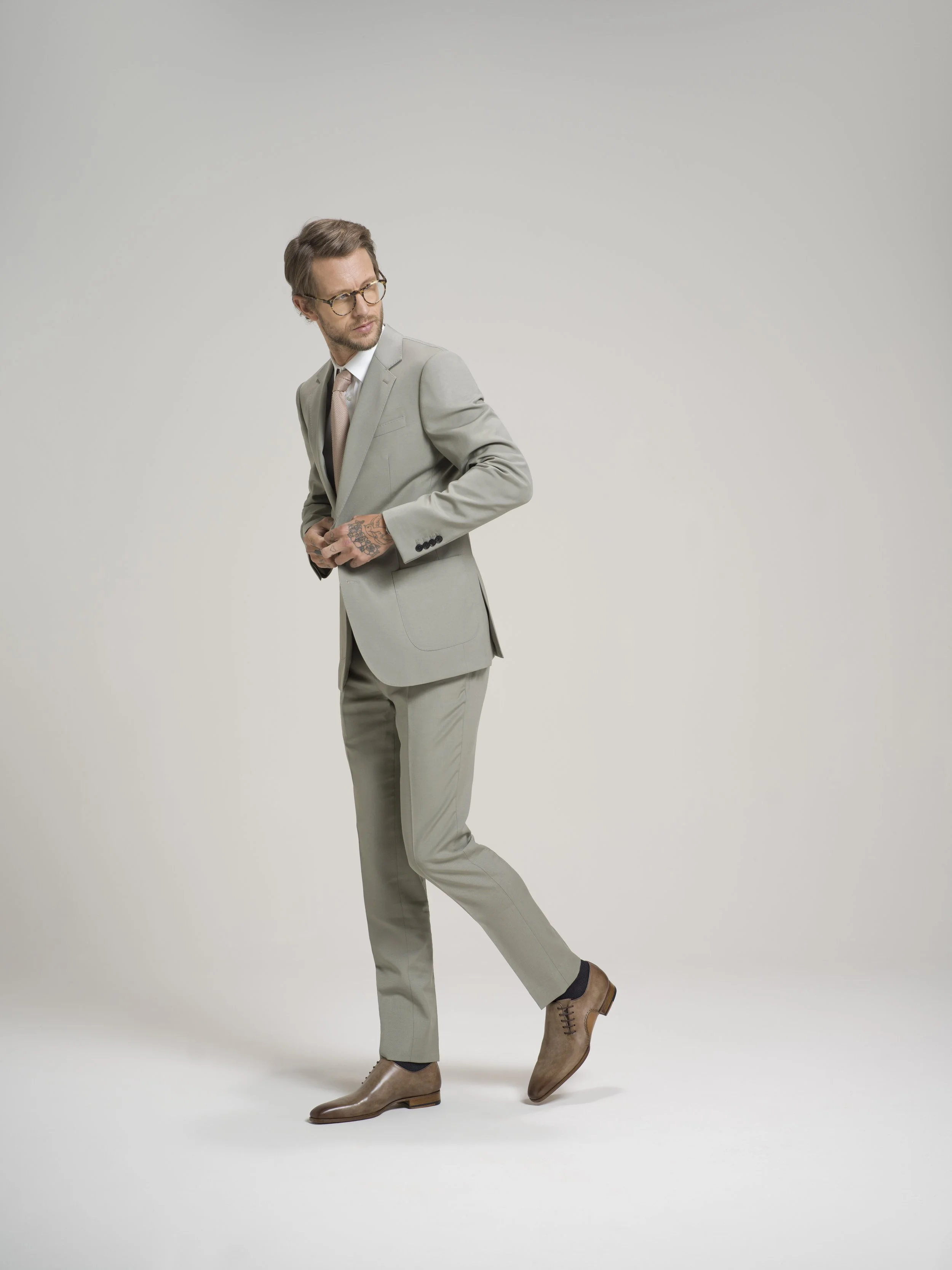15024_abrahan_taupe_0373.jpg