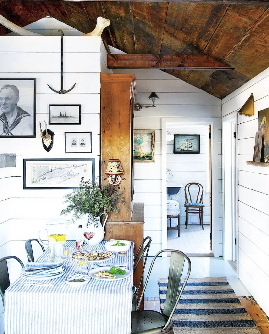 Country Living Magazine, Editorial