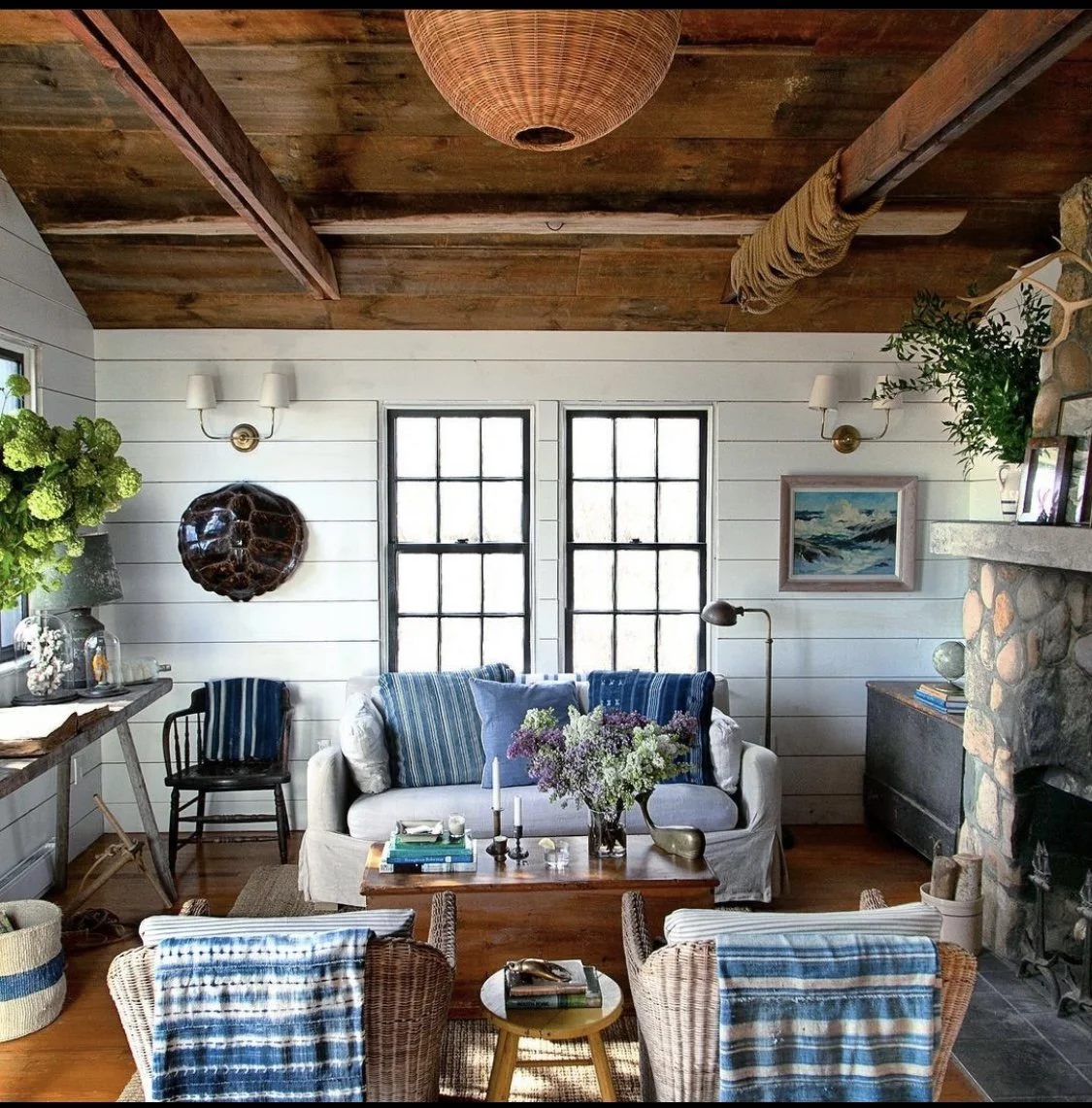 Country Living Magazine, Editorial