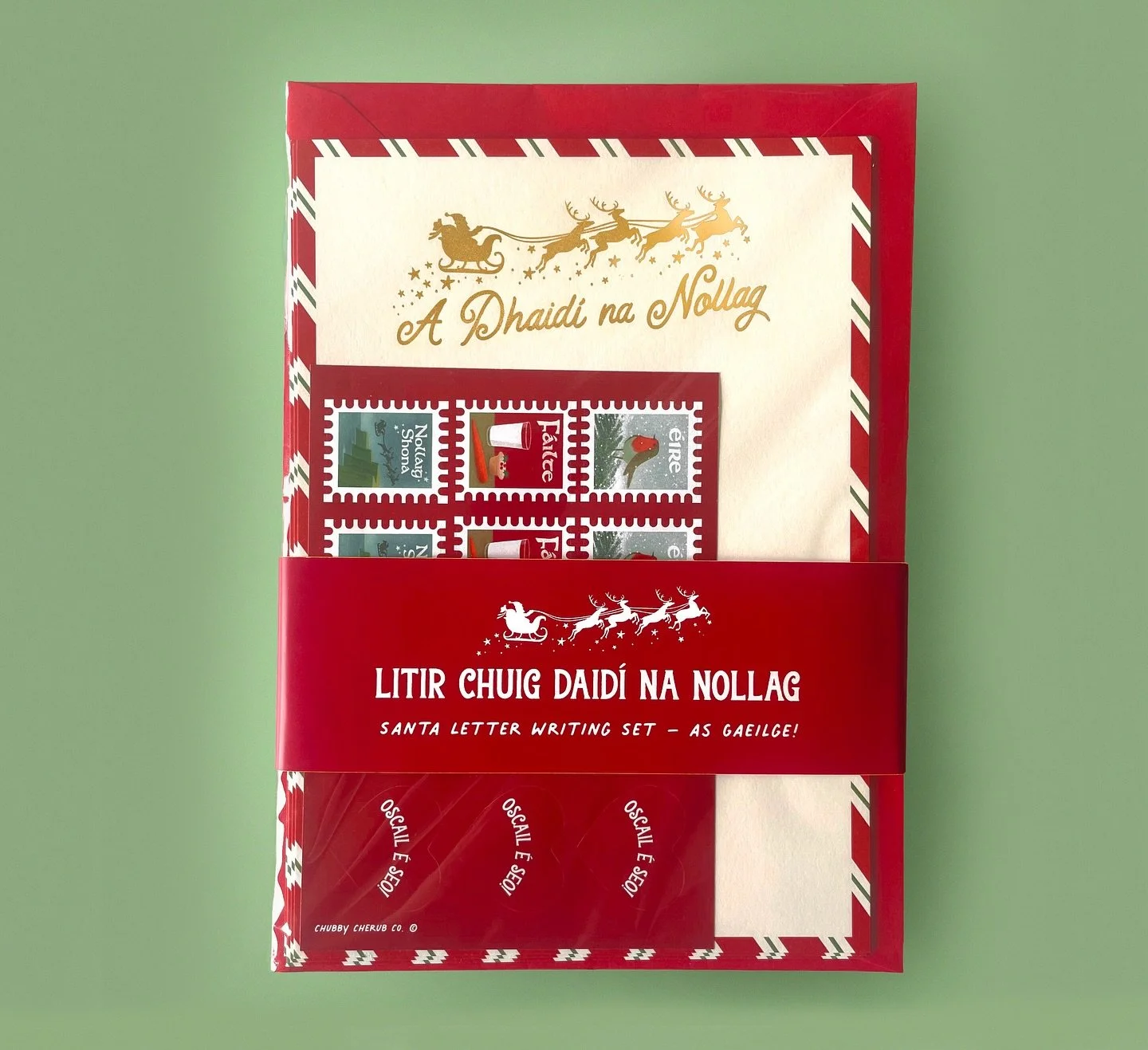 A Chairde, f&eacute;ach ar seo! Litir chuig Daid&iacute; na Nollag! 💌🎅🏼

So excited to finally share these Santa letter writing sets -as Gaeilge! 

They&rsquo;re a set of six hot foil stamped letterheads, 6 foiled envelopes and a sticker activity 