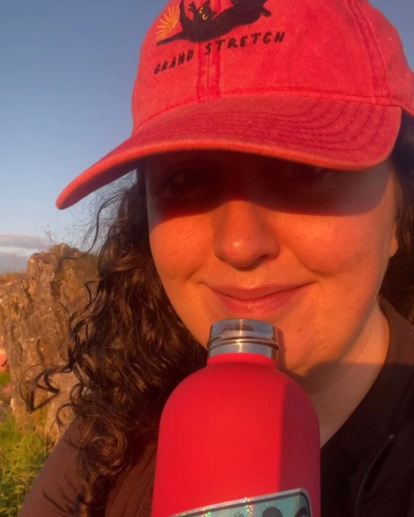Ah! Behold! The grandest stretch 🧡🌞 we have arrived! Happy summer solstice! 

I was up with the birds at 3am to head to loughcrew to catch the sunrise with the lovely crew from @visioneire.ie ahead of our event  at the visitors centre today (more o