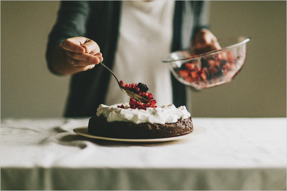 FLOURLESS CHOCOLATE DATE CAKE