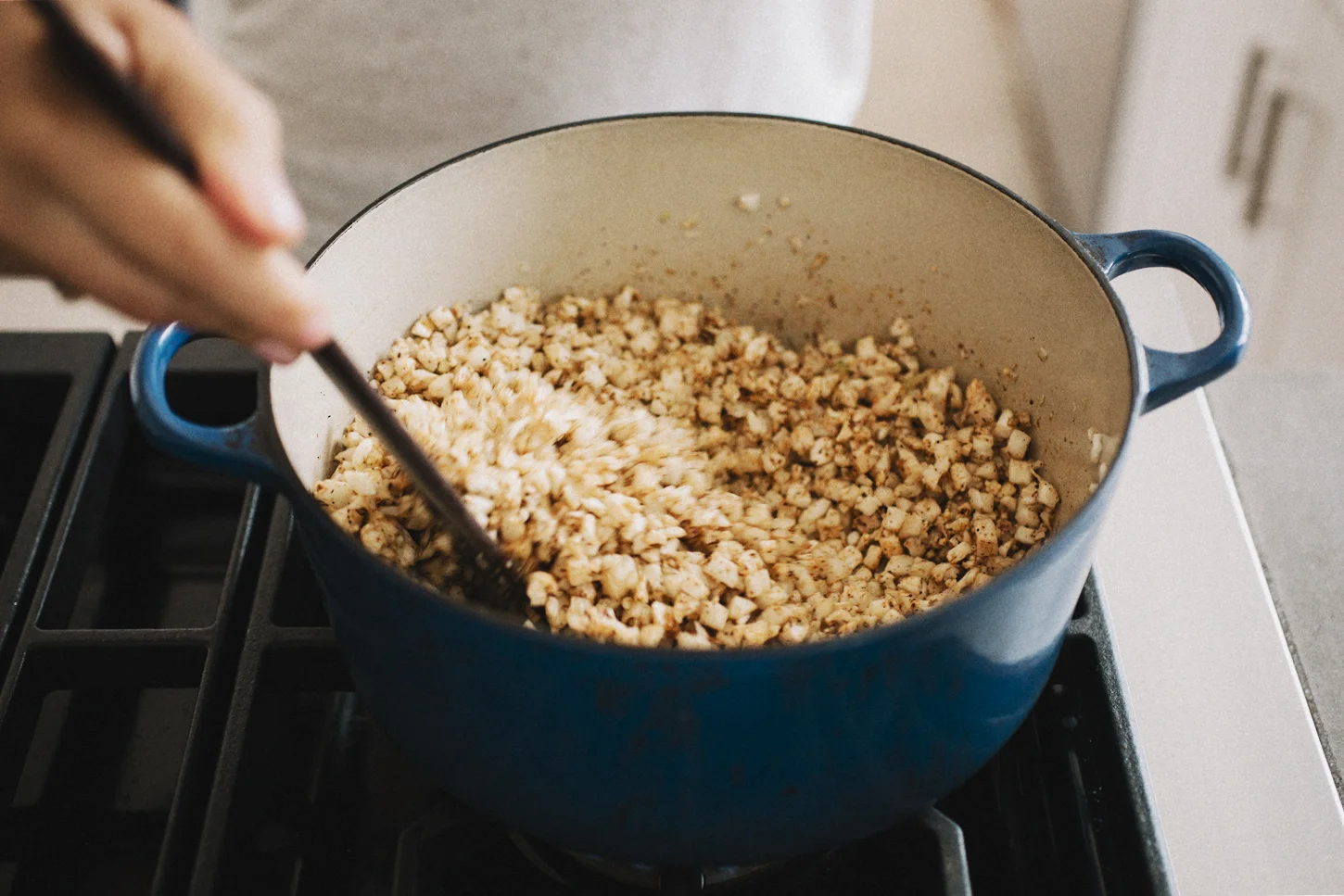 mexi_cauli_rice_stuffed_peppers_02.jpg