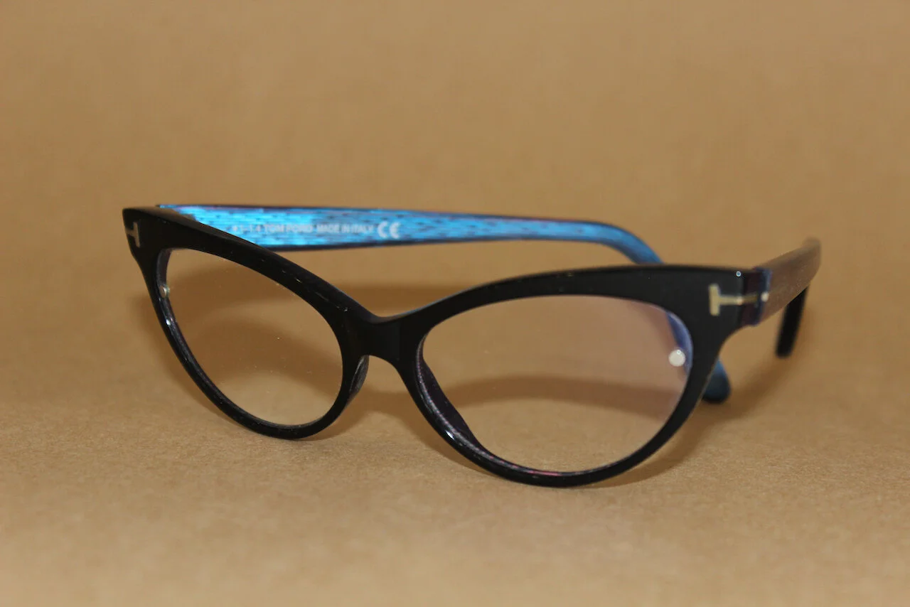 Glasses - 35 of 52.jpeg