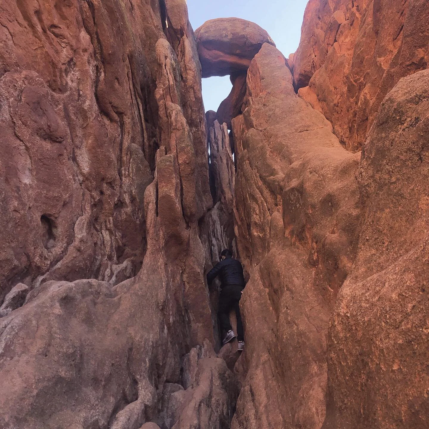 took a breather for the week in CO. ironic bc i could not breathe 🏔 garden of the gods, dome home and castle stays, and a ufo &ldquo;watchtower&rdquo; that was more like an abandoned yard sale 👌🏼