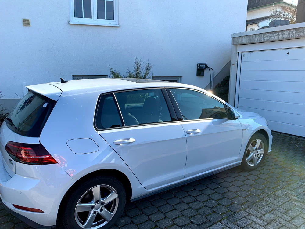 Hybrid-Auto_Wallbox-Stromtankstelle-Wetzlar-MANNStrom.jpg