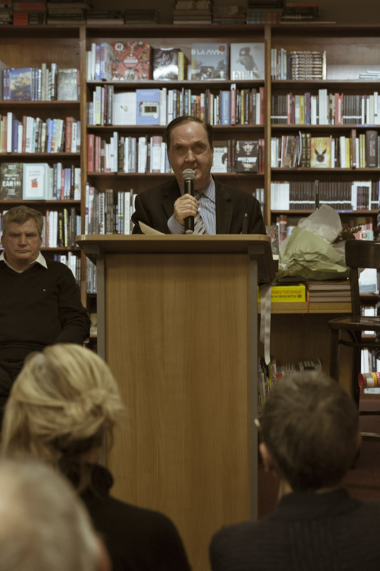 Maurice Gleeson OAM, brother to Nick and long-time friend of Caroline's, officially launches Back to Broady and The Many Ways of Seeing .
