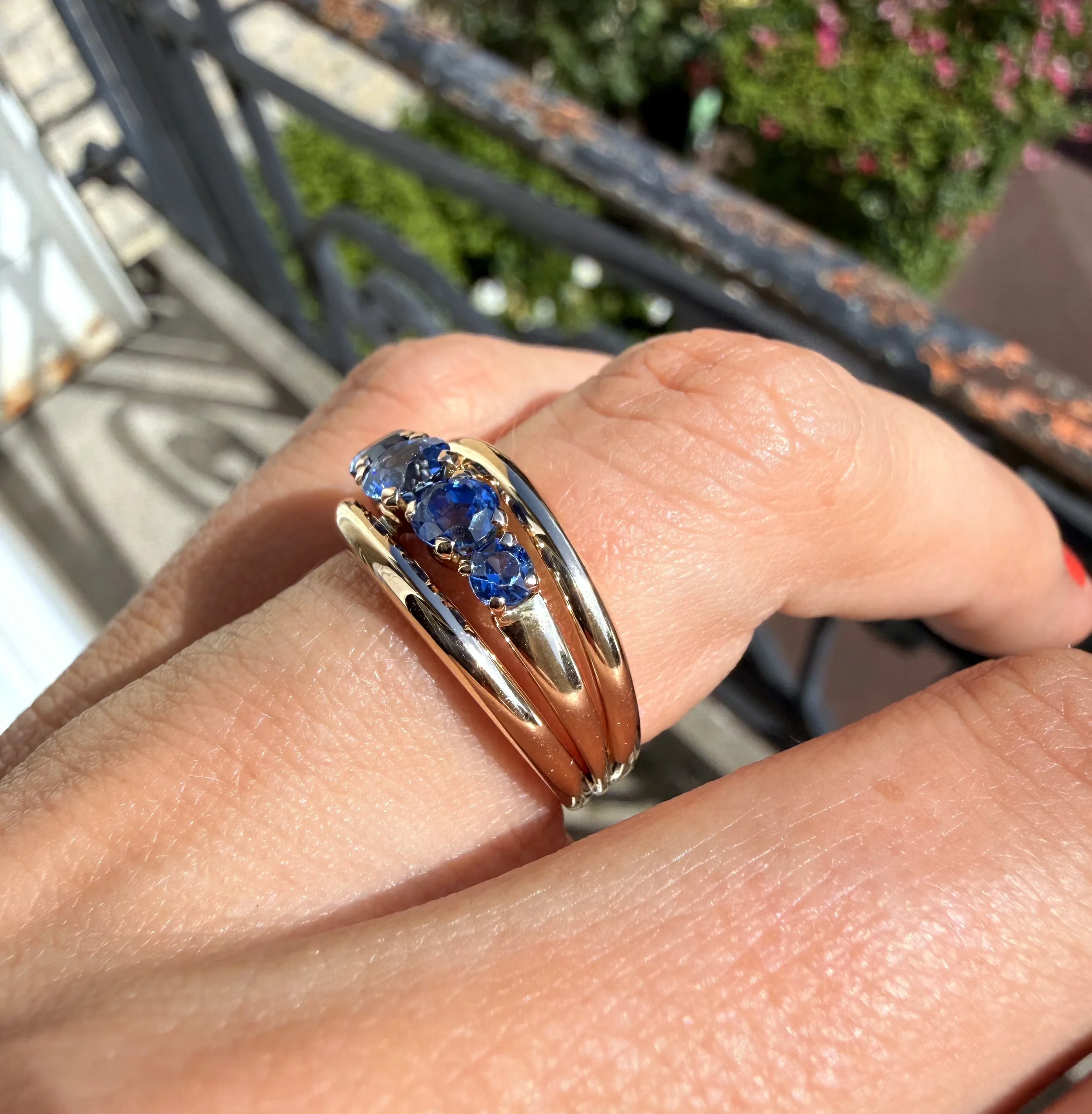 ADR3142-Blue-ocean-ring-bague-or-jaune-rose-saphir-sapphire-gemstones-unique-rare-push-present-gift-naissance16.jpeg